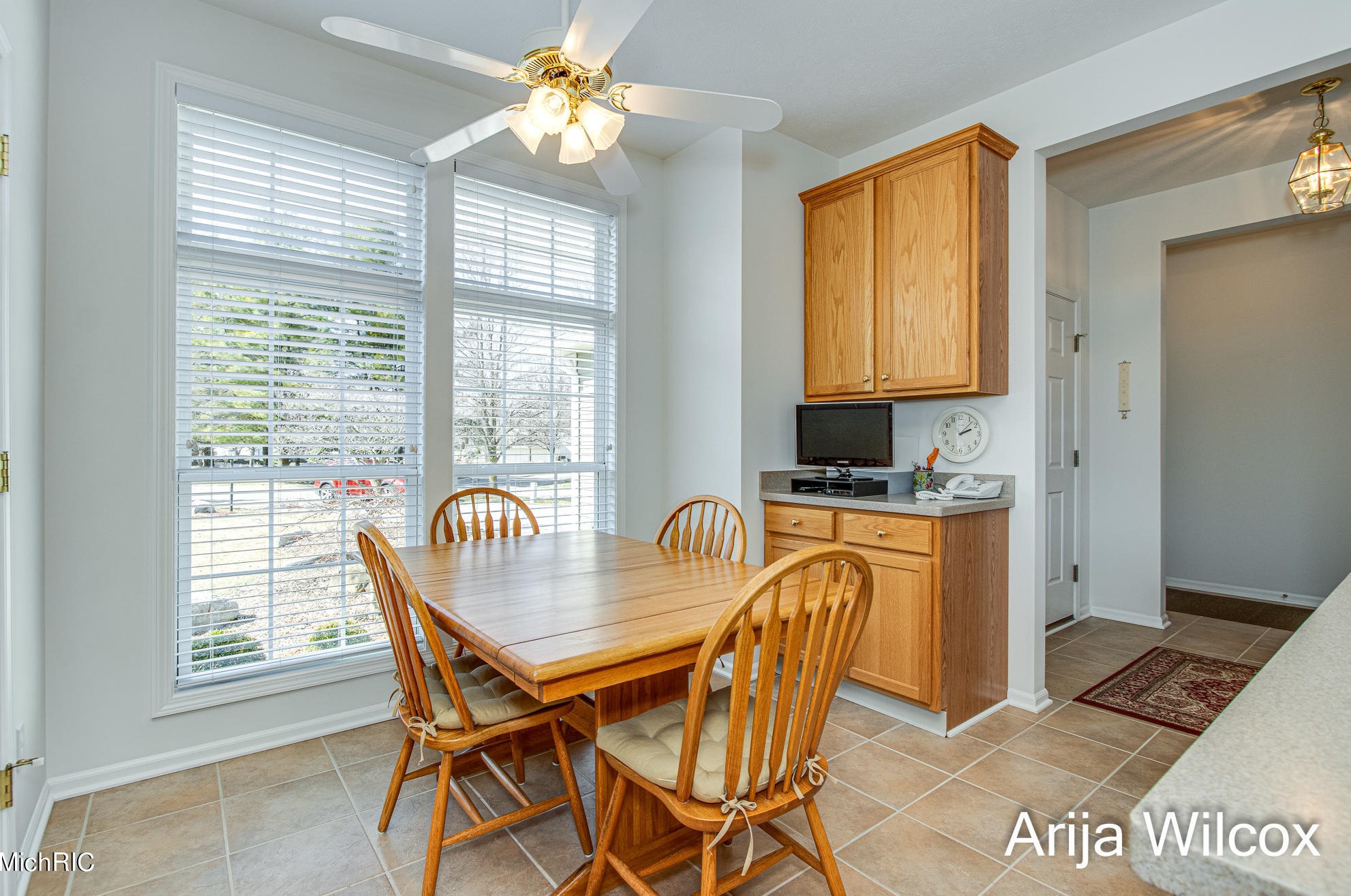 1289 Dogwood Mdw Dr, Ada MI 49301-9436 exterior