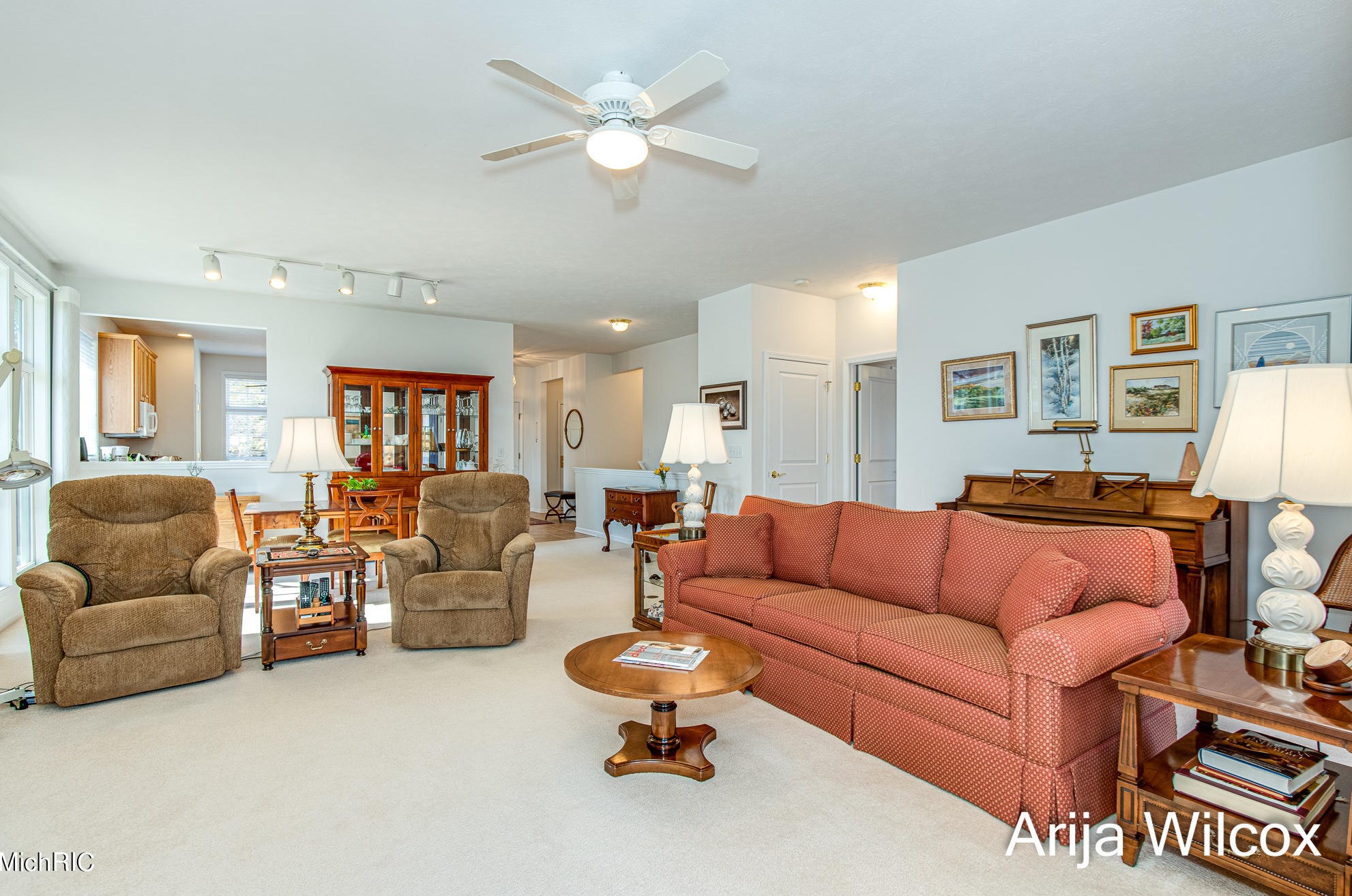 1289 Dogwood Mdw Dr, Ada MI 49301-9436 exterior