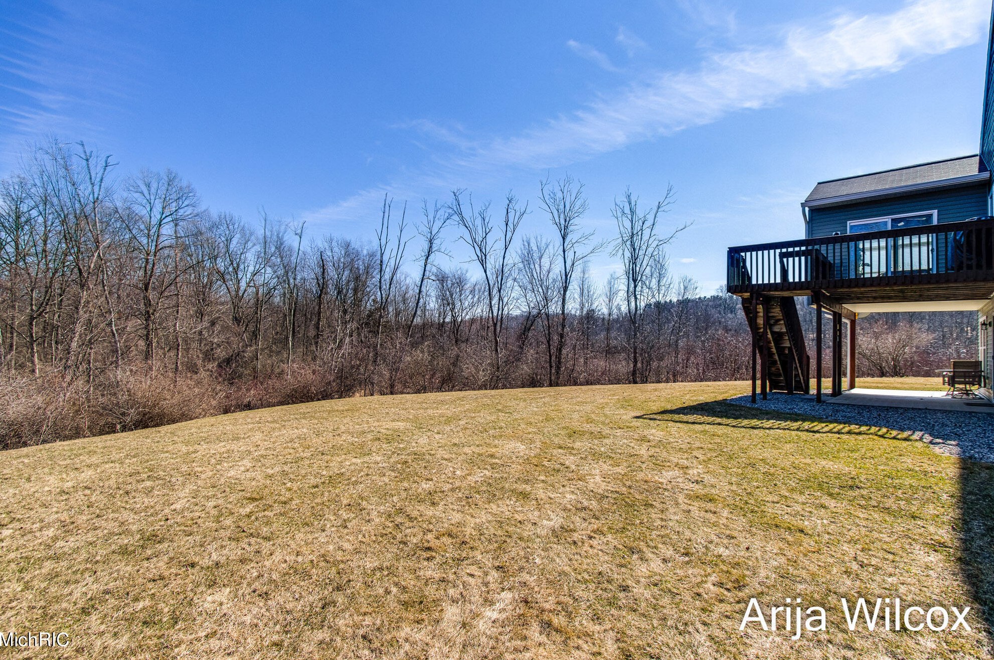 1289 Dogwood Mdw Dr, Ada MI 49301-9436 exterior