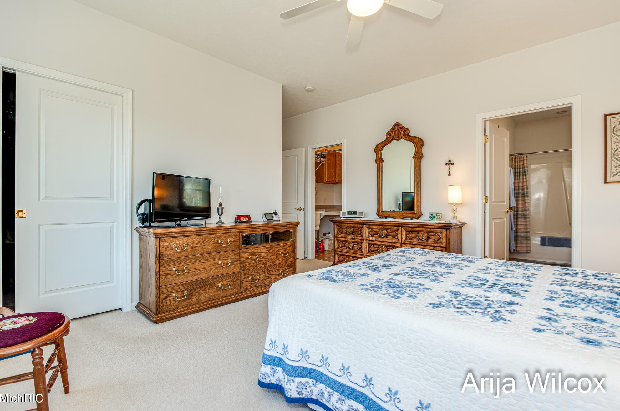 1289 Dogwood Mdw Dr, Ada MI 49301-9436 exterior