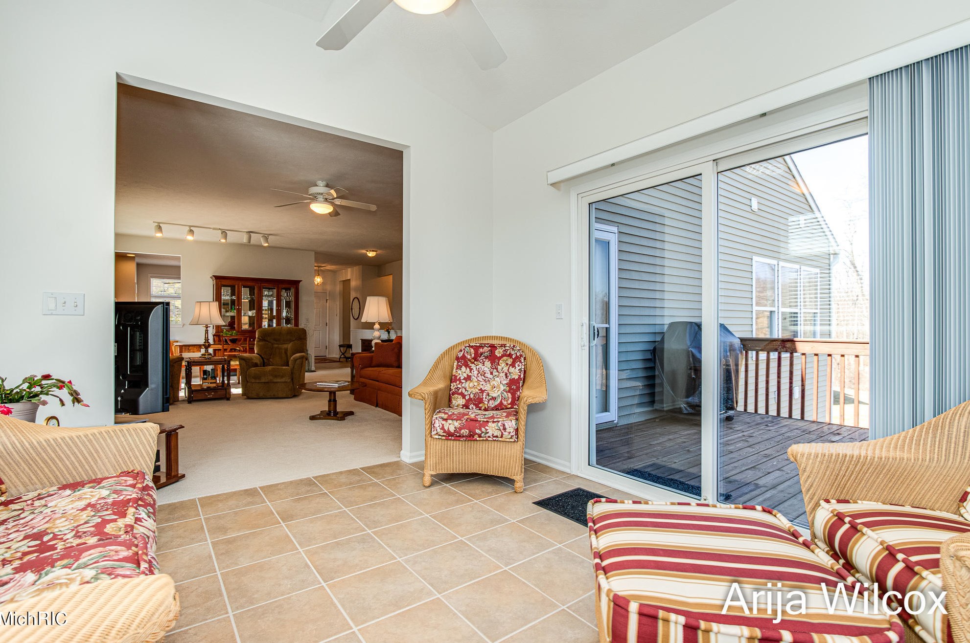 1289 Dogwood Mdw Dr, Ada MI 49301-9436 exterior