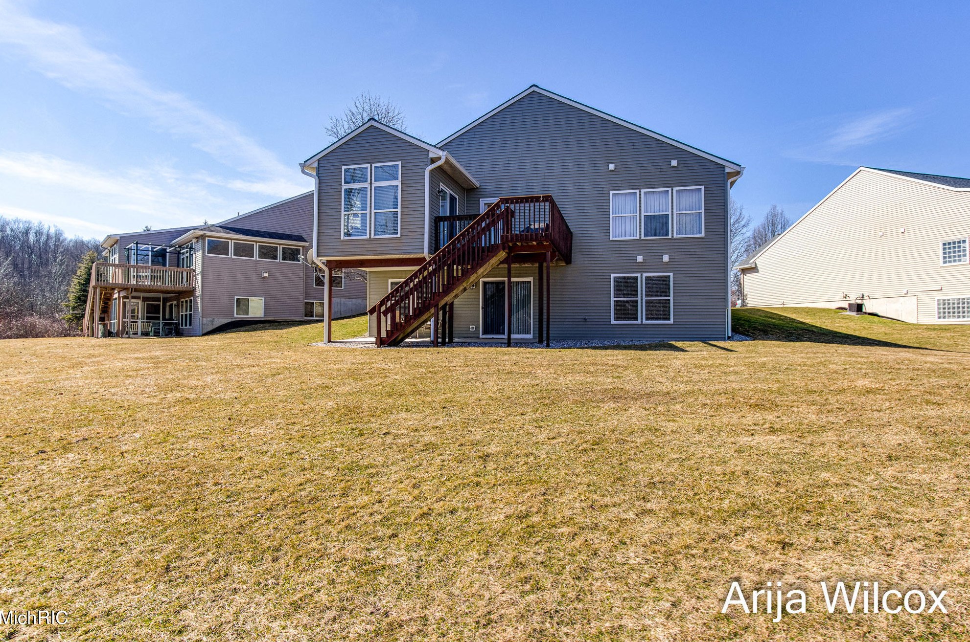 1289 Dogwood Mdw Dr, Ada MI 49301-9436 exterior