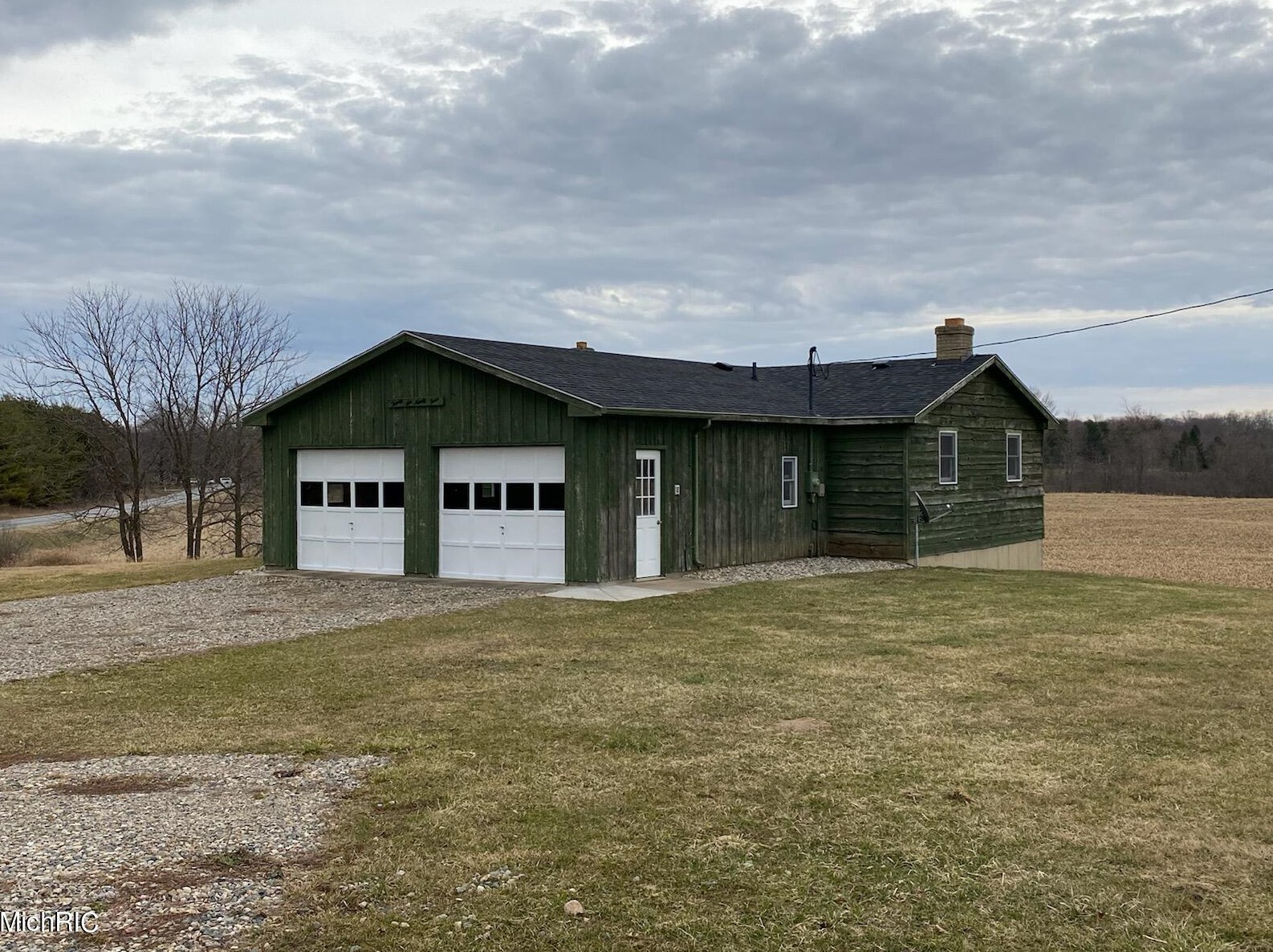 2693 Pifer Rd, Delton, MI 49046-8553