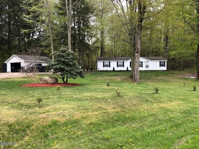 43033 65th St, Bangor, MI 49013-9646