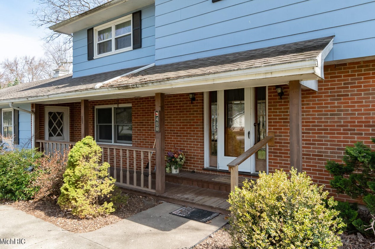 400 Gregory Terrace, Decatur, MI 49045