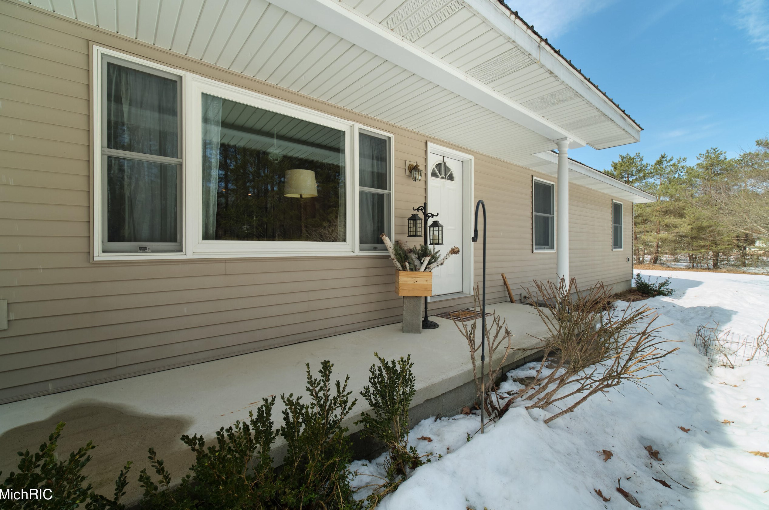 3020 Skidmore Rd, Brethren, MI 49619