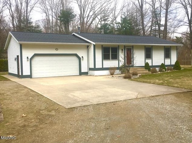 2972 Fruitport Rd, Fruitport, MI 49415