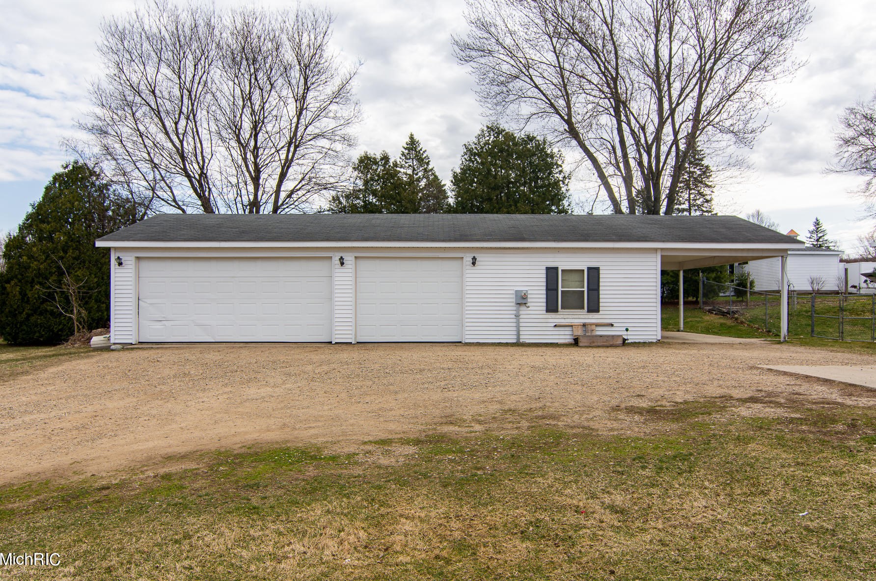 195 S Hamilton Dr, Glendora, MI 49107