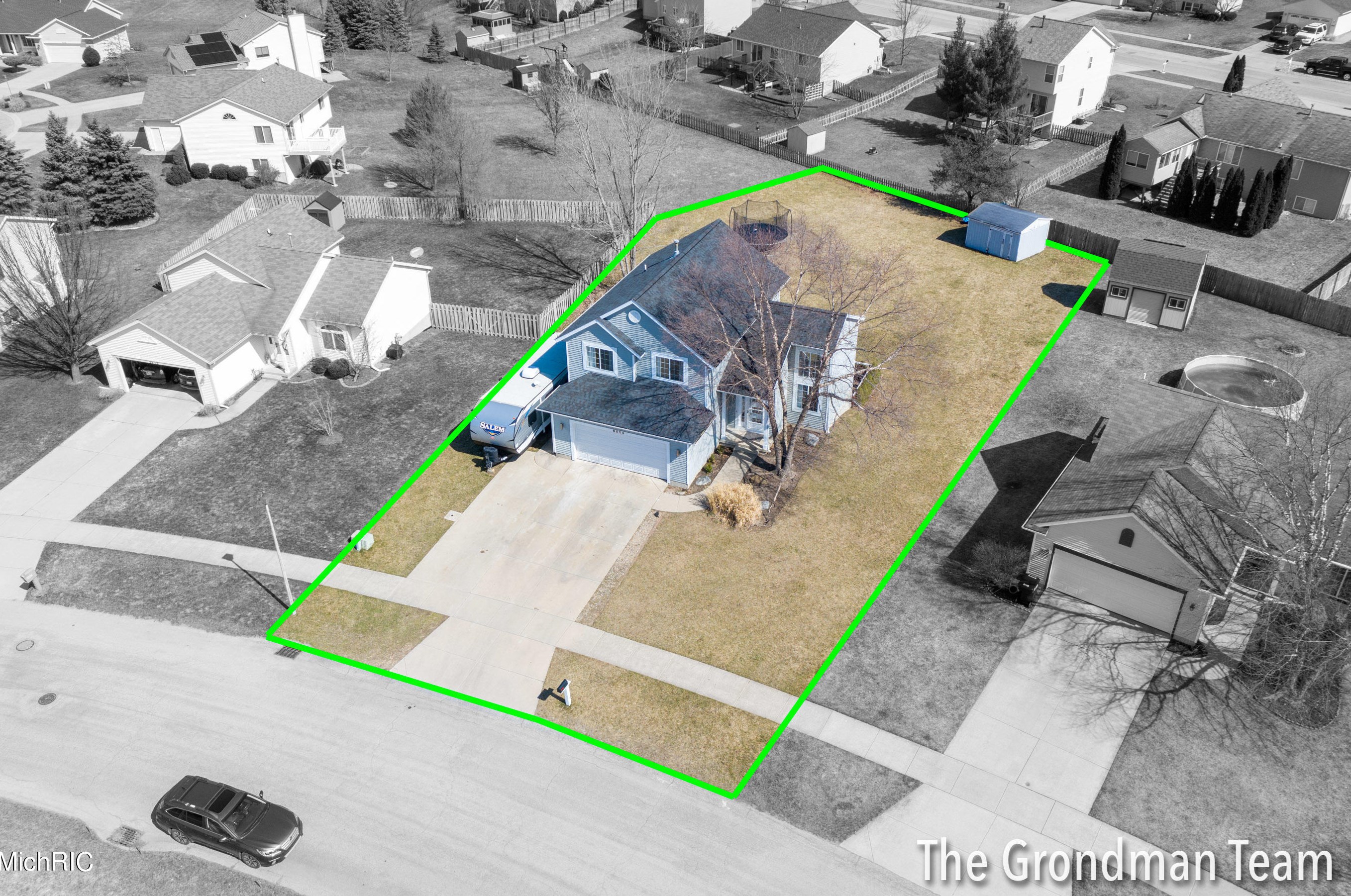 6654 Summer Shores Dr, Grand Rapids MI  49548-6993 exterior