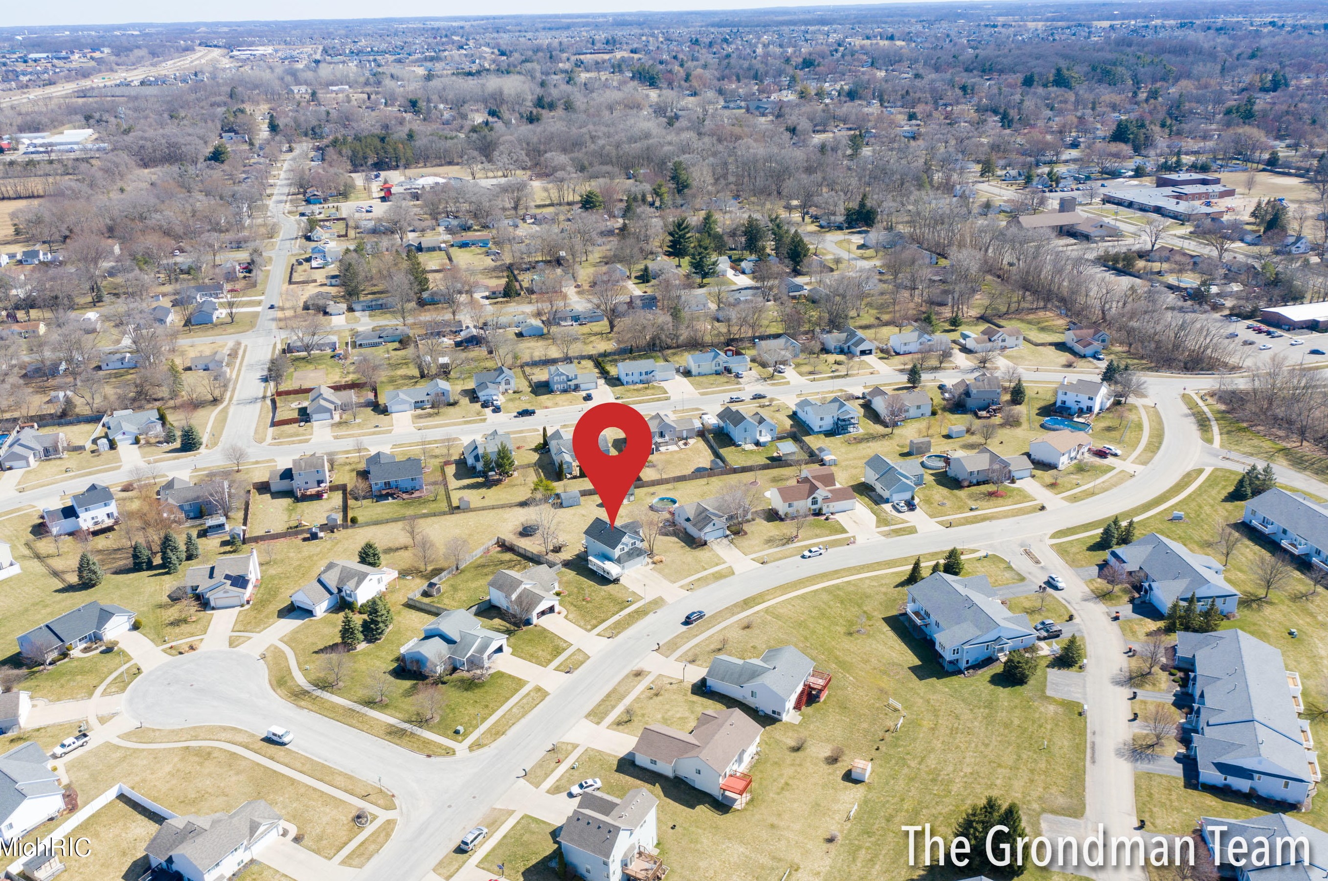 6654 Summer Shores Dr, Grand Rapids MI  49548-6993 exterior