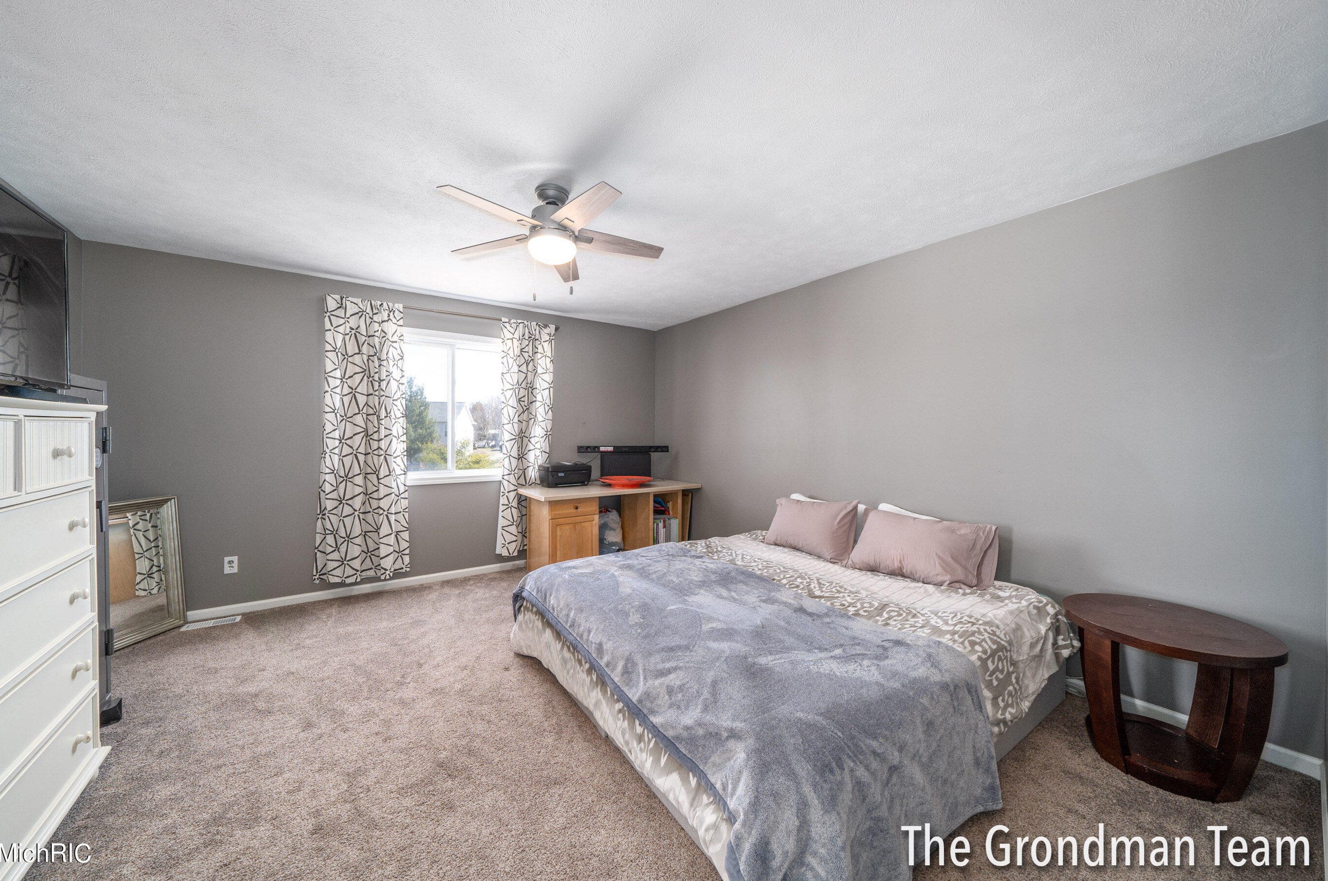 6654 Summer Shores Dr, Grand Rapids MI  49548-6993 exterior