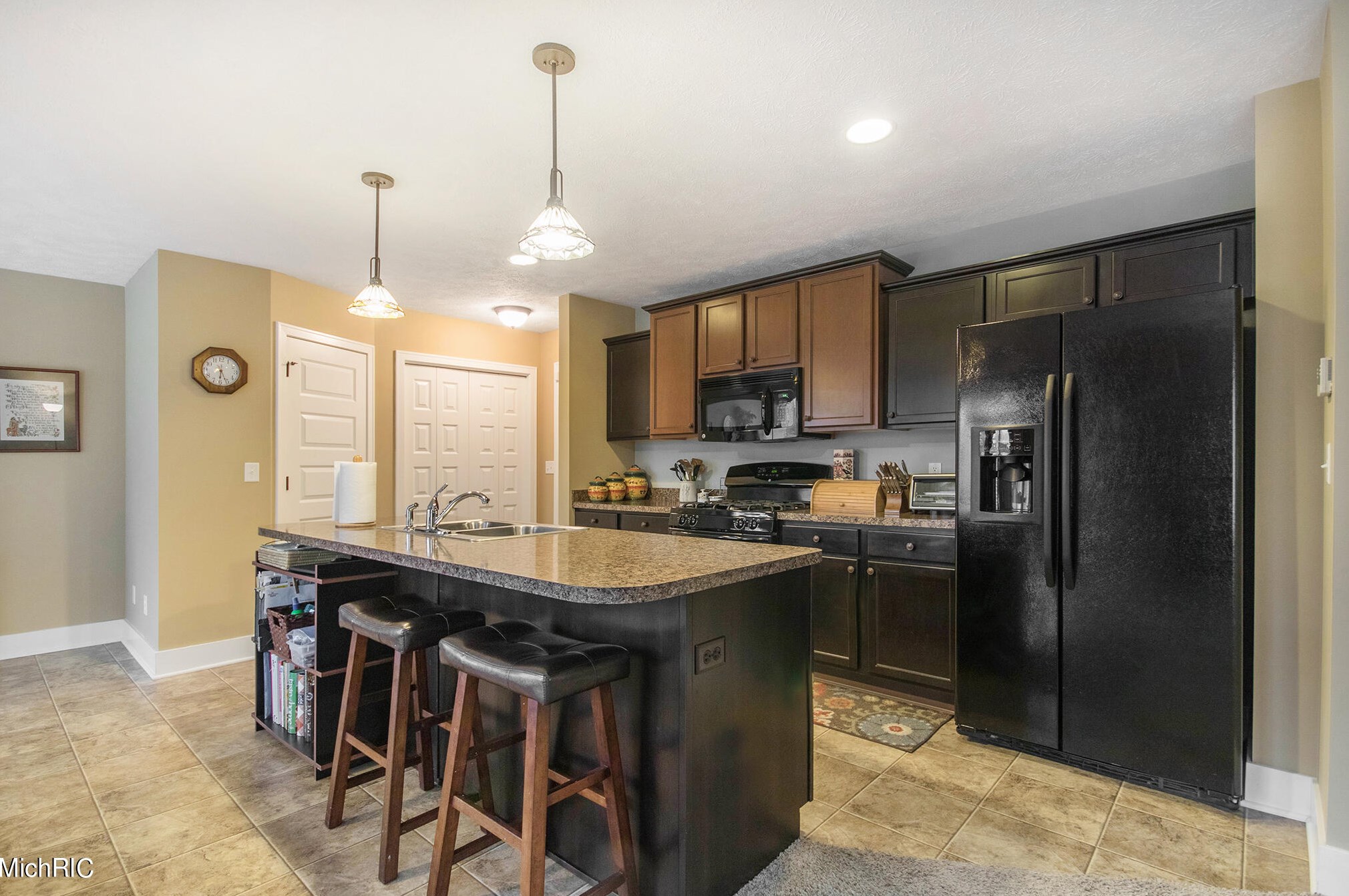 2980 Gilmore Ln, Jenison, MI 49428