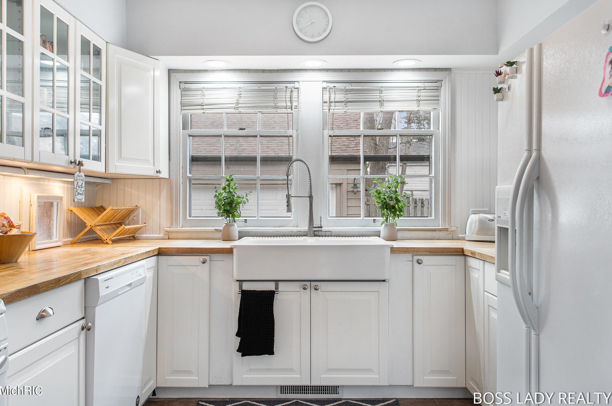 645 Hoyt St, Grand Rapids MI  49507-3213 exterior