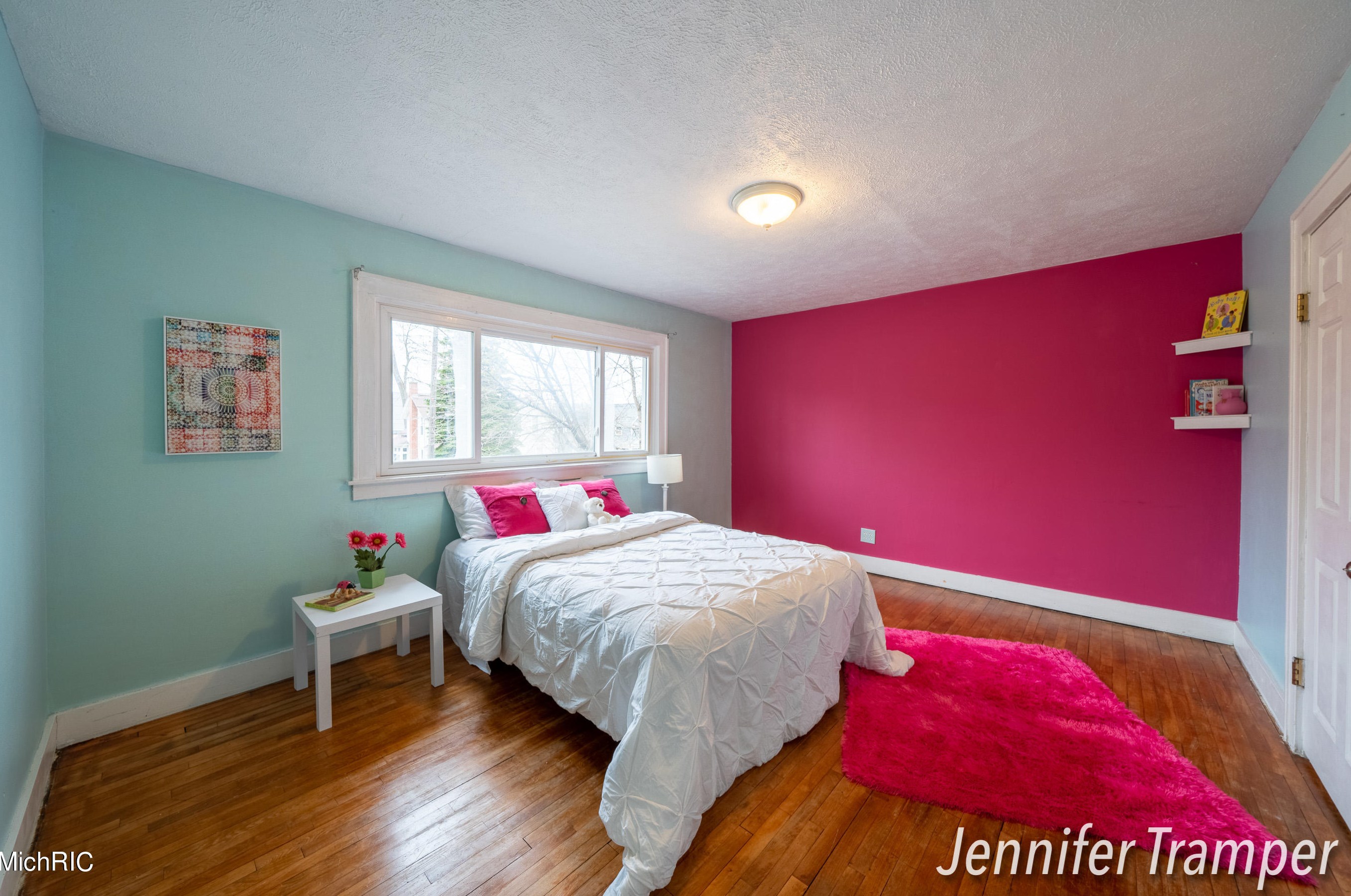 600 Leonard St, Grand Rapids MI  49503-1135 exterior