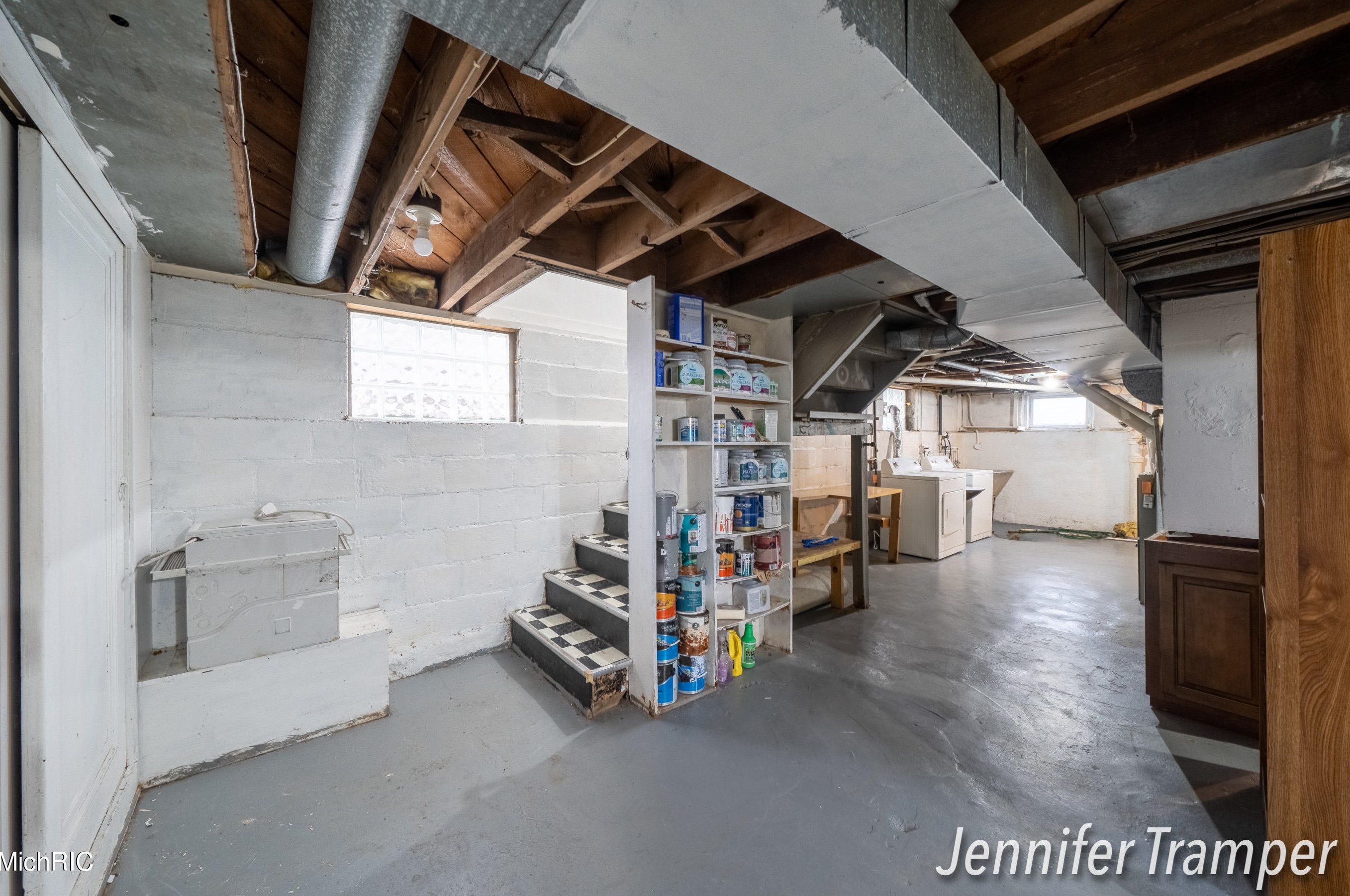 600 Leonard St, Grand Rapids MI  49503-1135 exterior