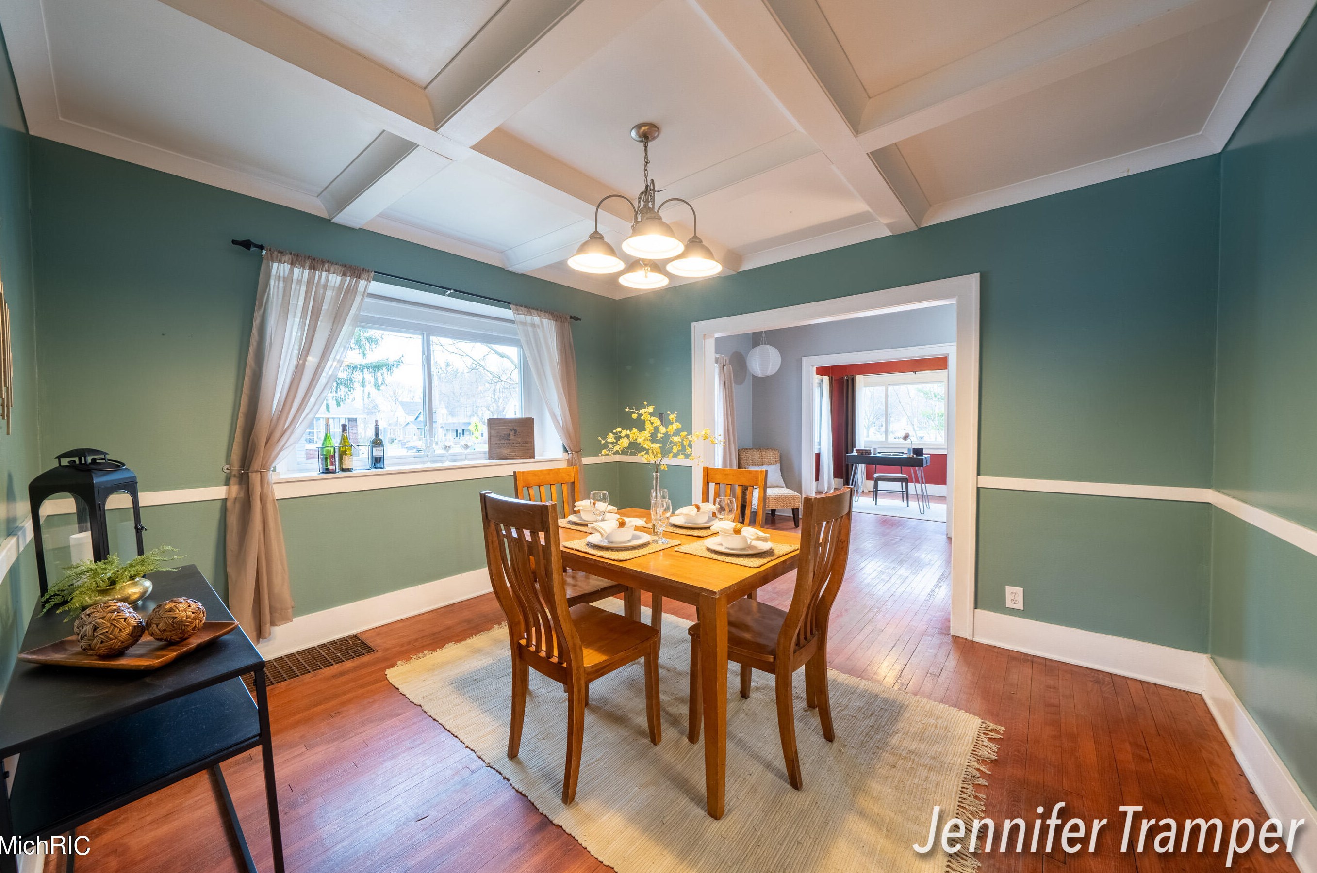 600 Leonard St, Grand Rapids MI  49503-1135 exterior