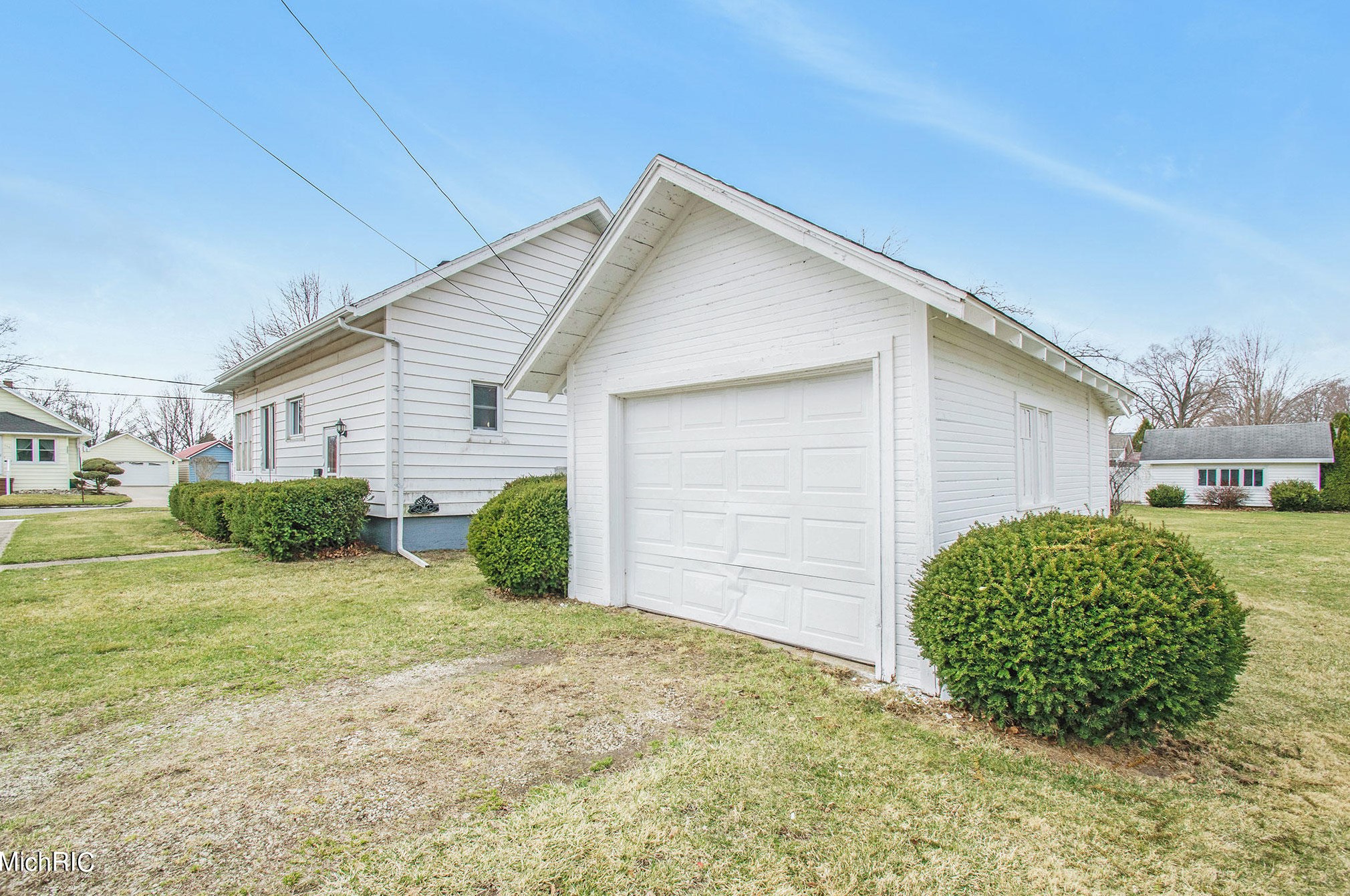 255 Corey St, Bronson MI  49028-1503 exterior