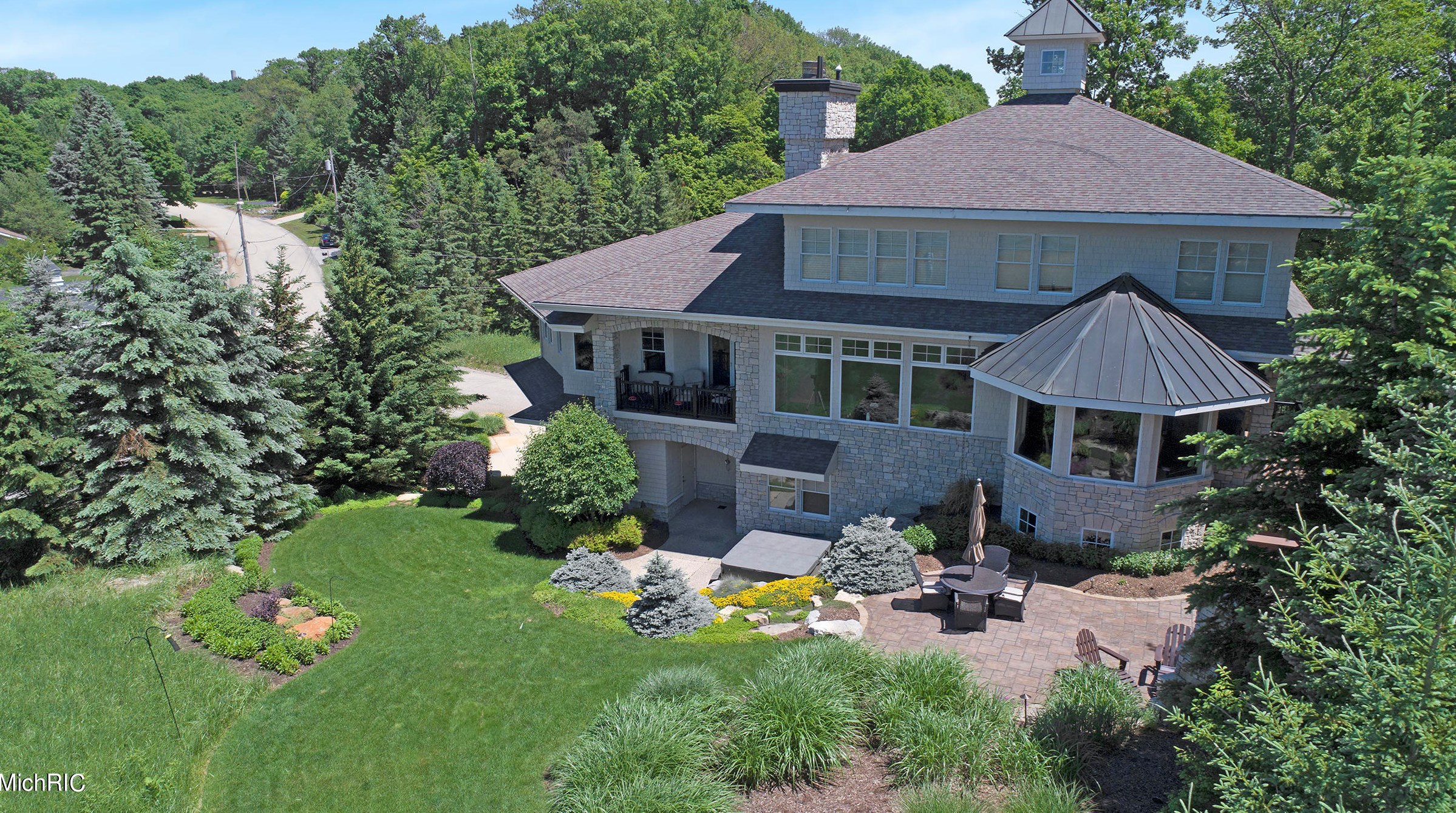 17294 Wood Drift Dr, Port Sheldon, MI 49460