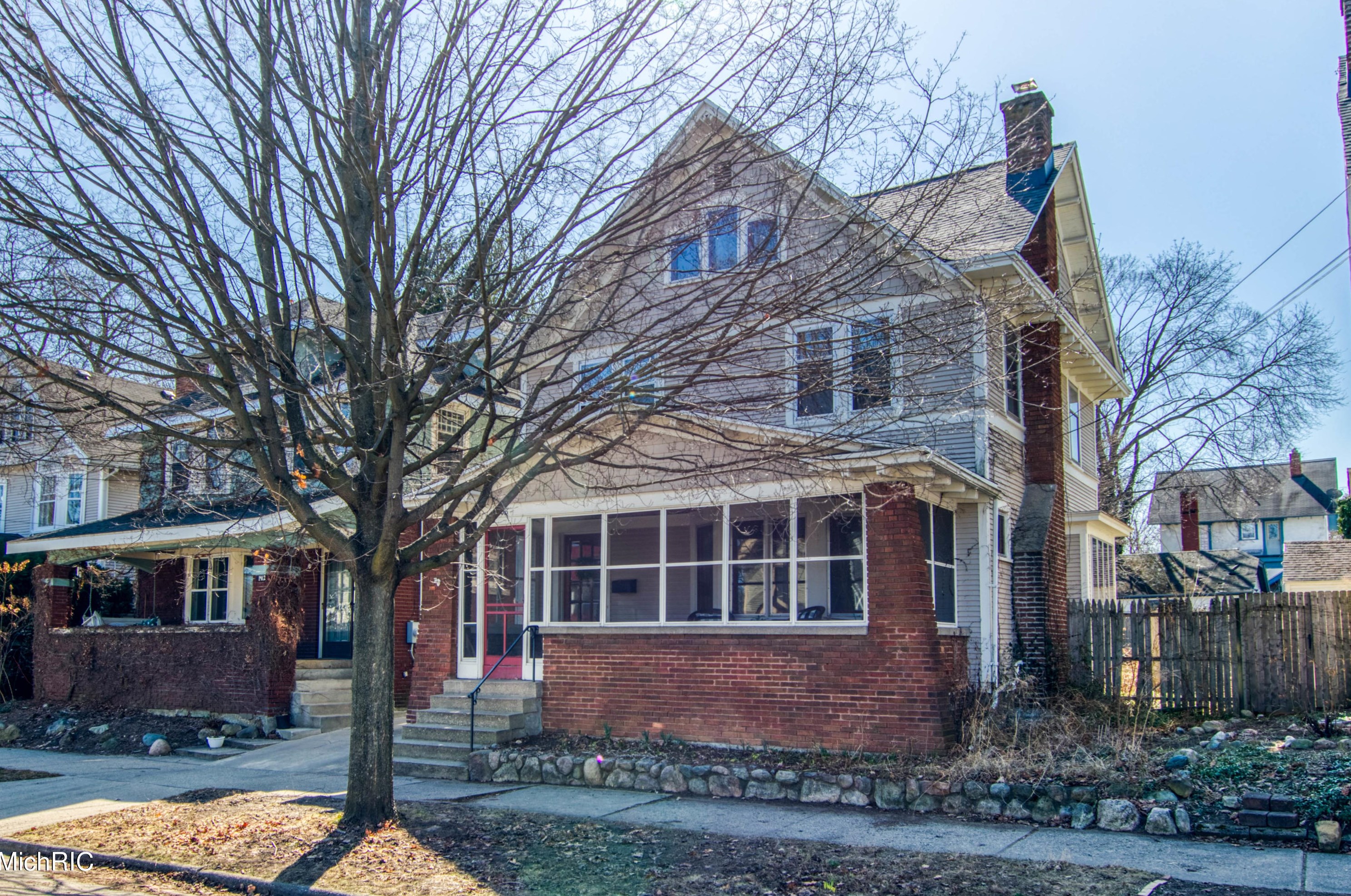 1408 Milton St, Grand Rapids, MI 49506-1713