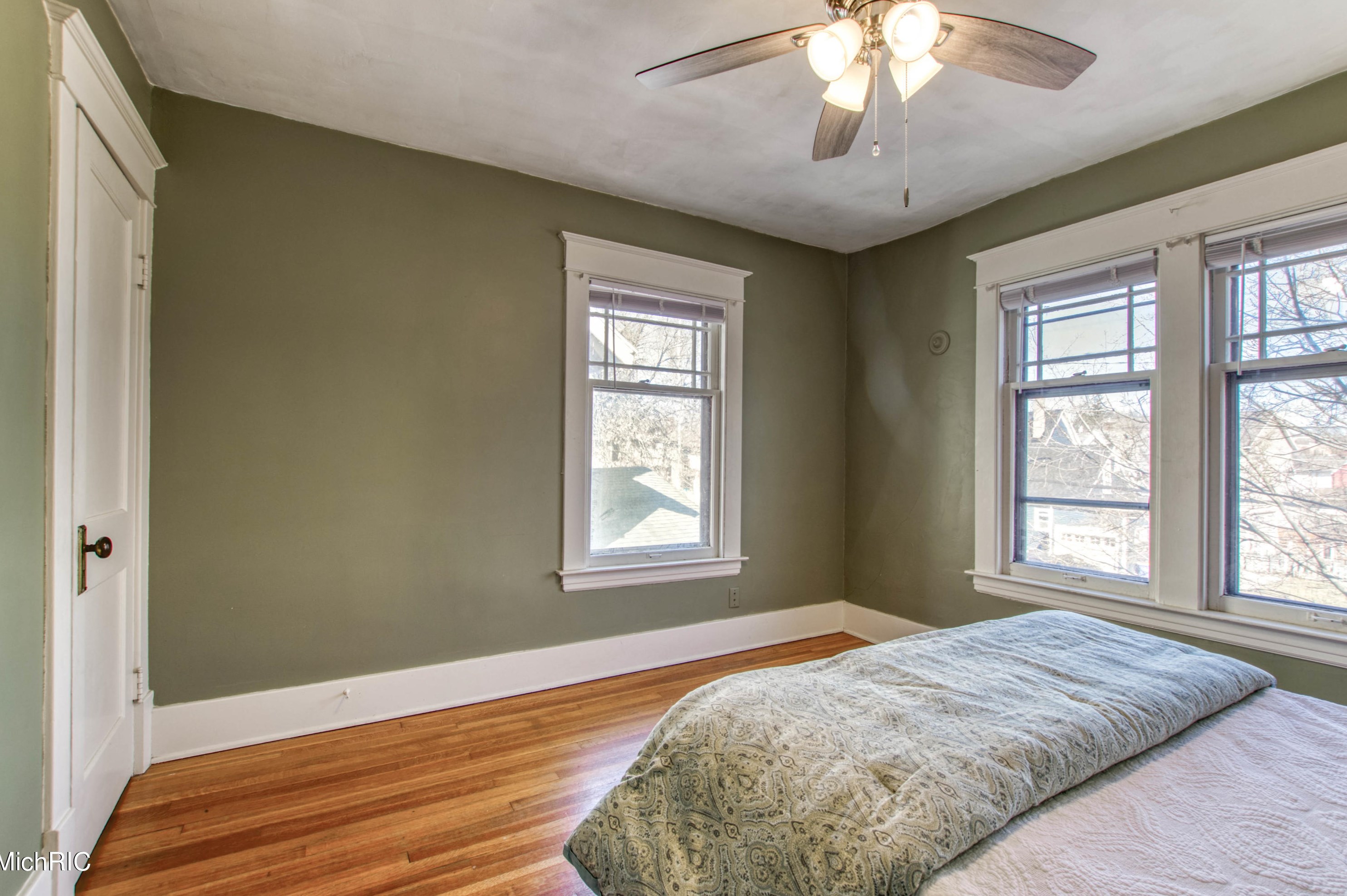 1408 Milton St, Grand Rapids MI  49506-1713 exterior