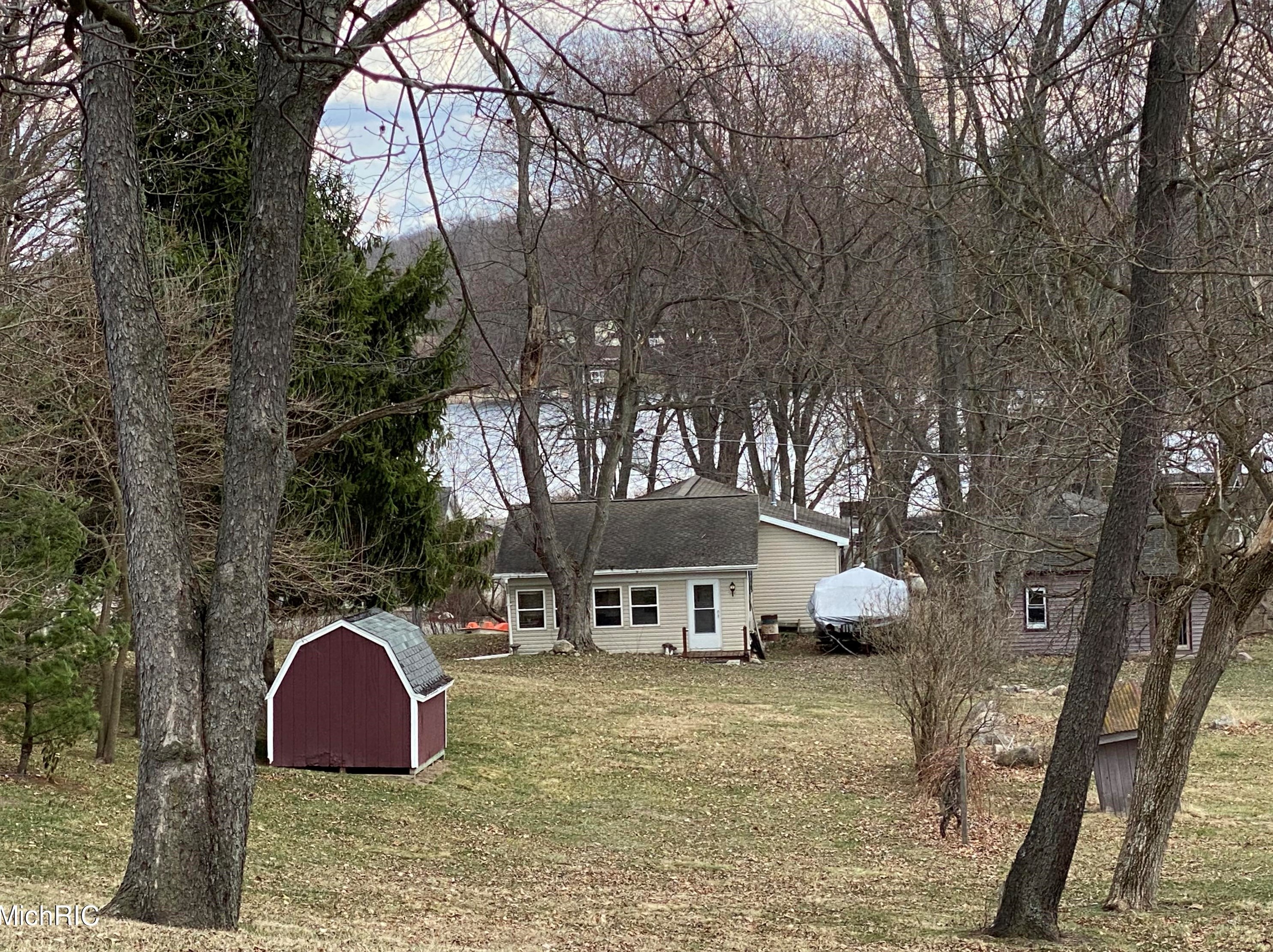7531 Hakes Rd, Reading, MI 49274