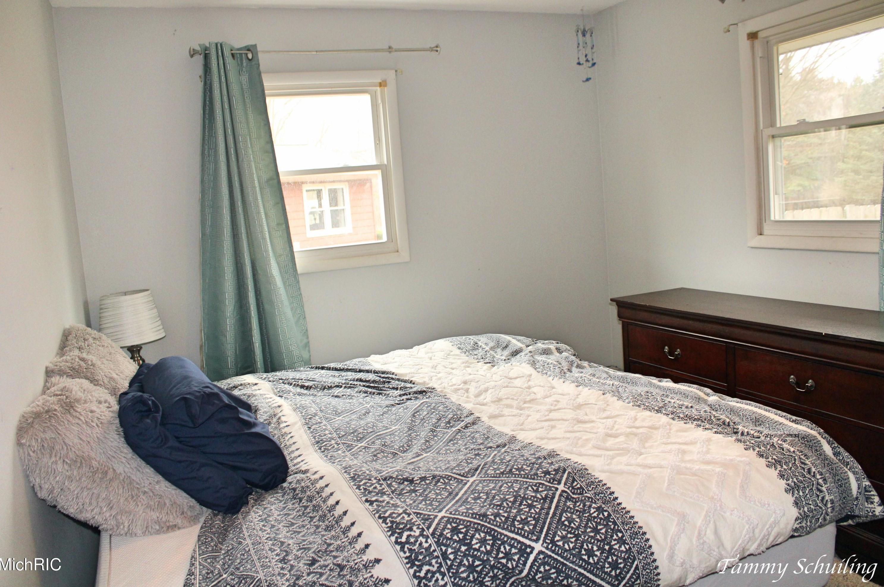 319 Doris St, Sparta MI 49345-1005 exterior