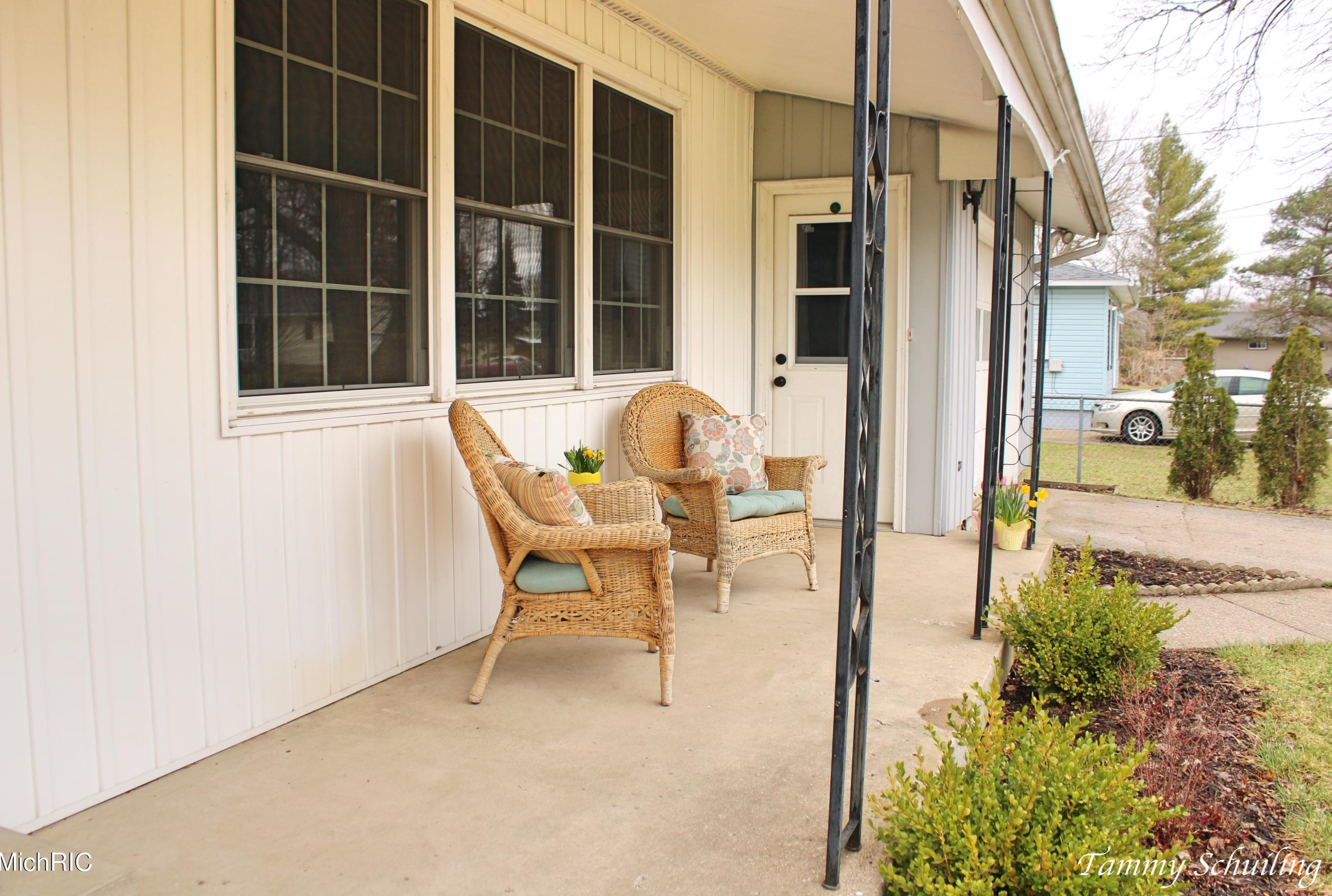 319 Doris St, Sparta MI 49345-1005 exterior