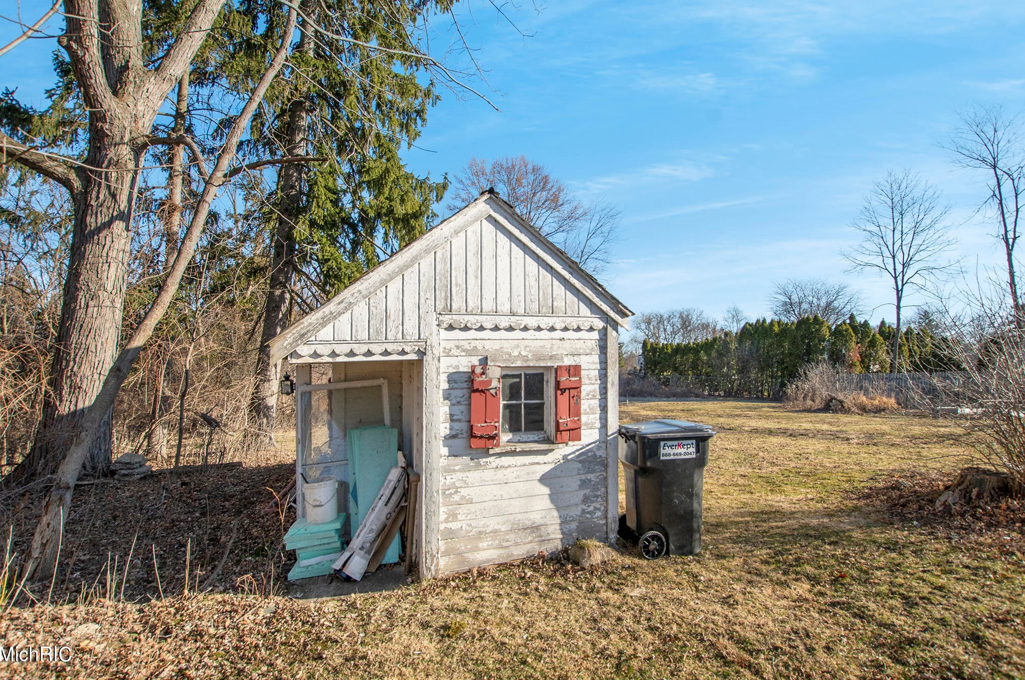 3257 Fulton St, Grand Rapids MI  49546-1302 exterior