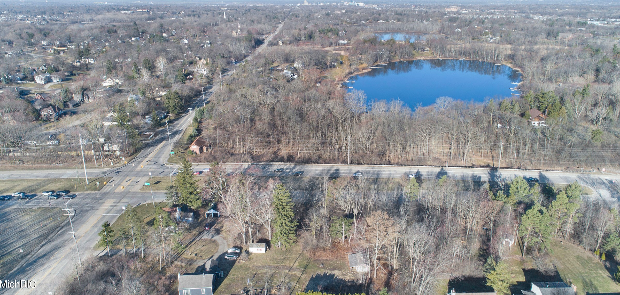 3257 Fulton St, Grand Rapids MI  49546-1302 exterior