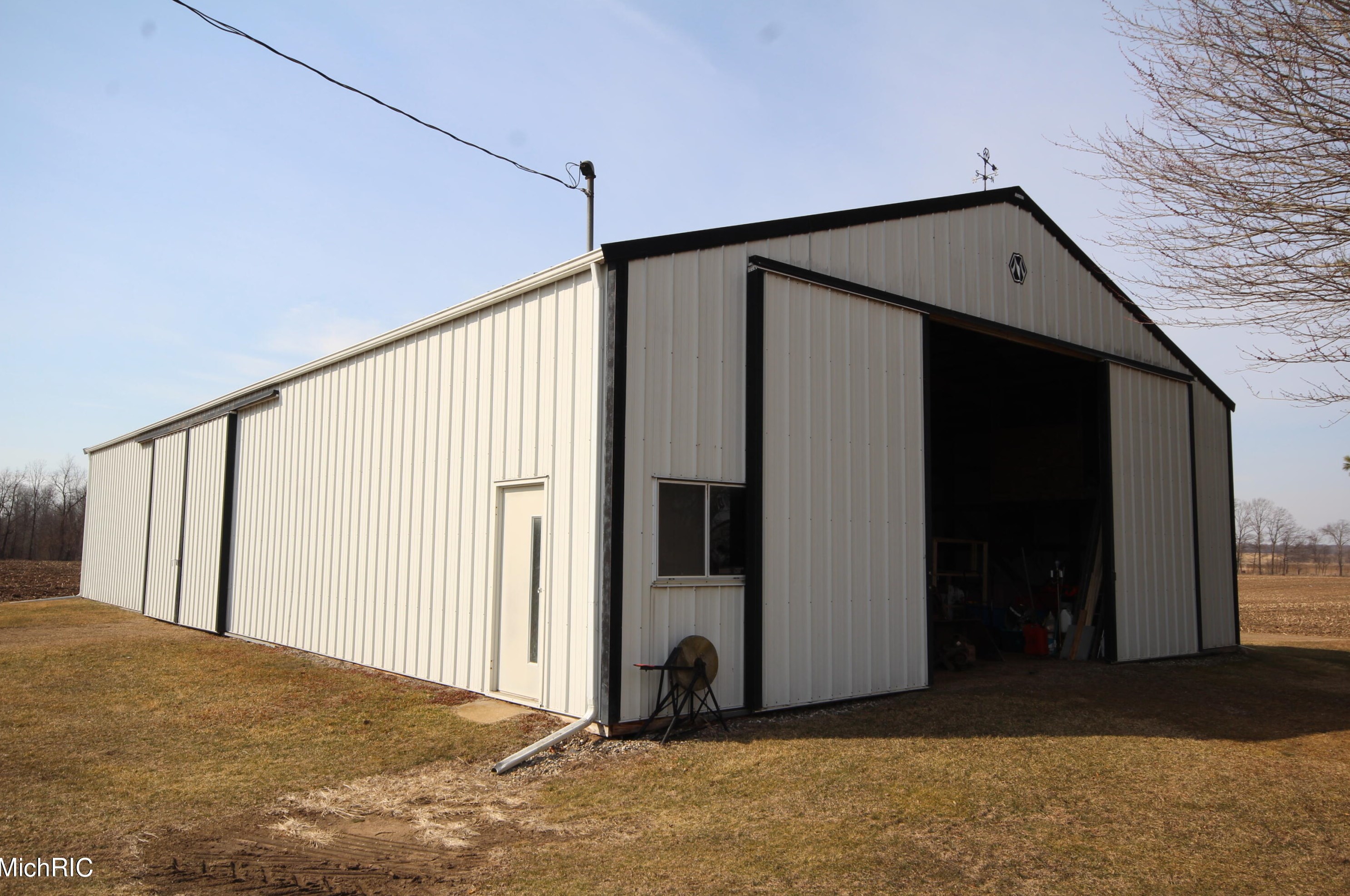 10778 S 48th St, Fulton, MI 49052