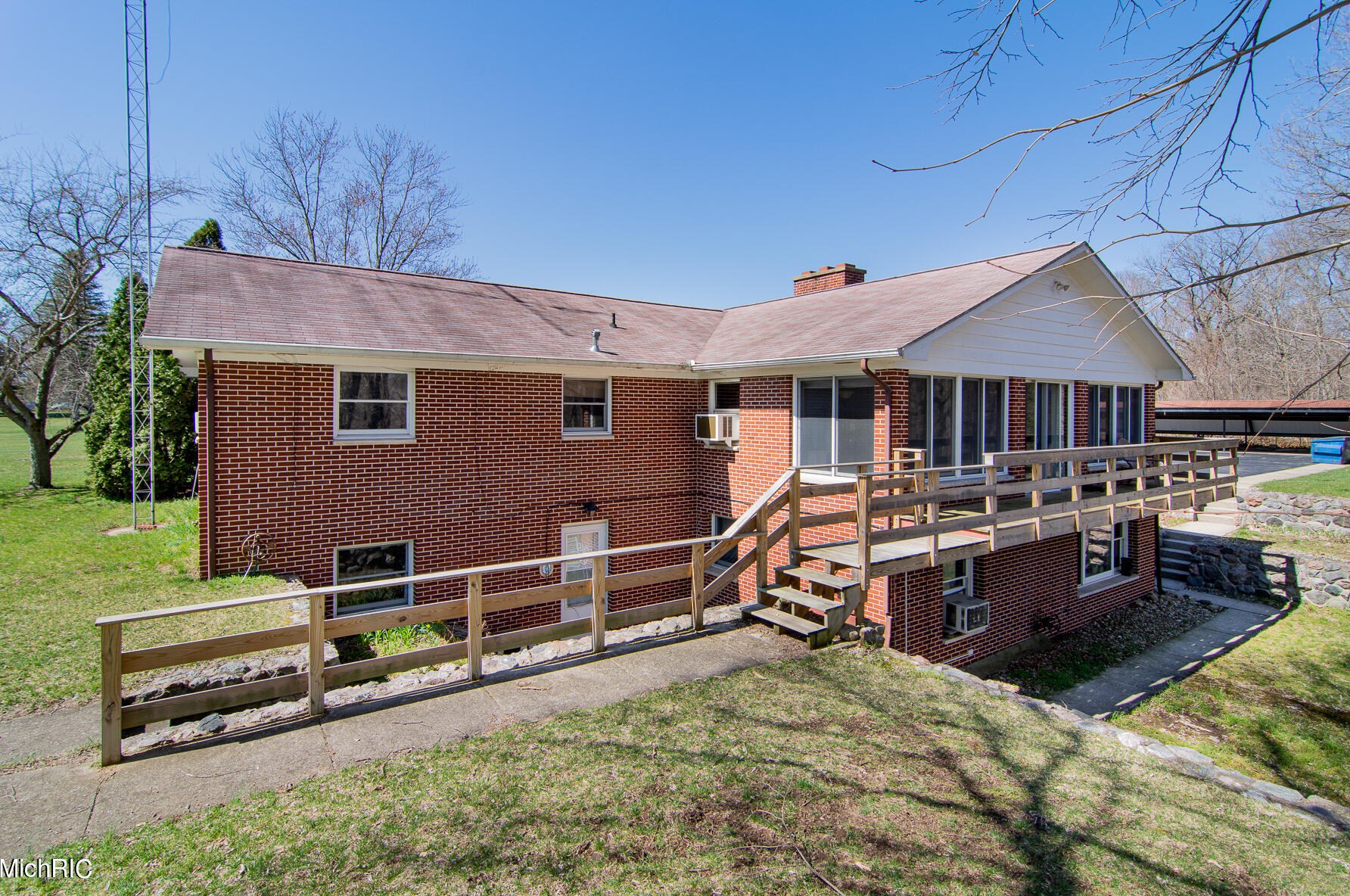 8383 Kephart Ln, Berrien Springs, MI 49103