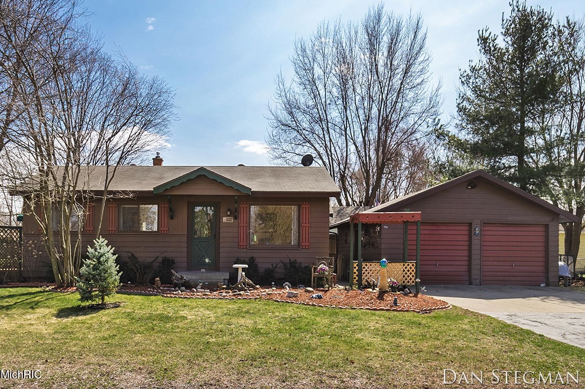 1714 Eldon St, Grand Rapids, MI 49525-6143