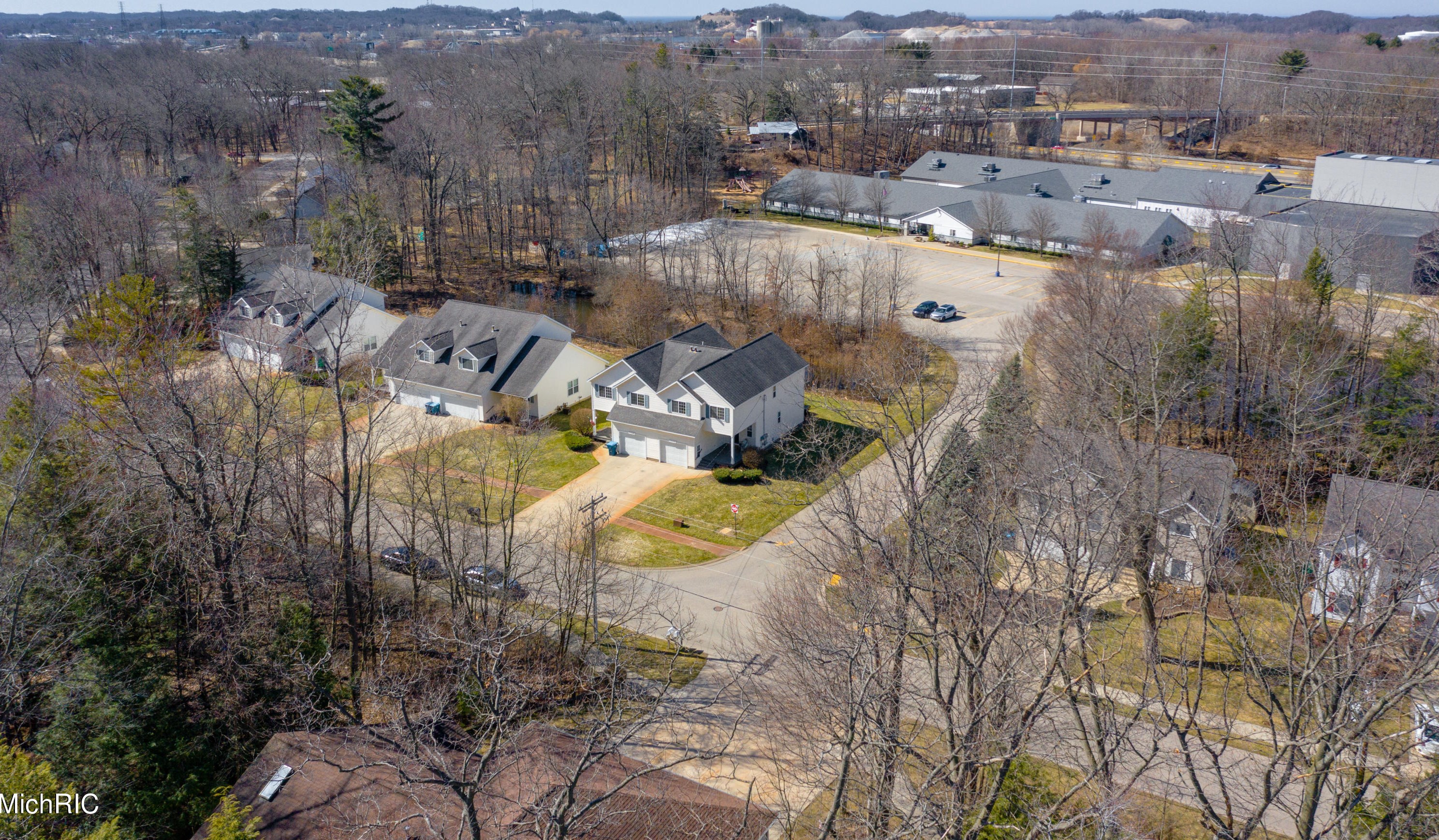 17342 Hazel St, Spring Lake MI  49456-1222 exterior