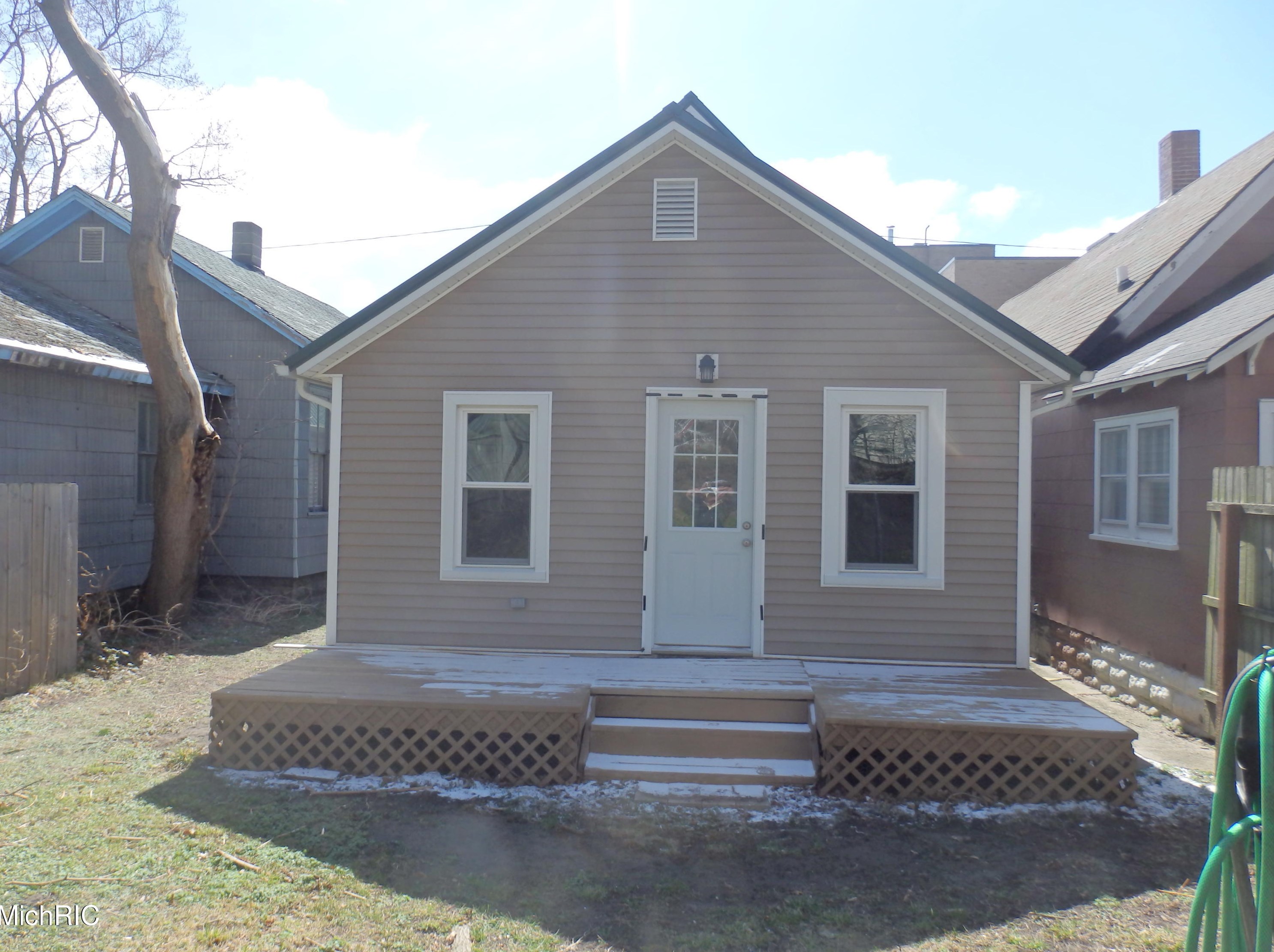 268 6th Ave, Stronach, MI 49660-1349