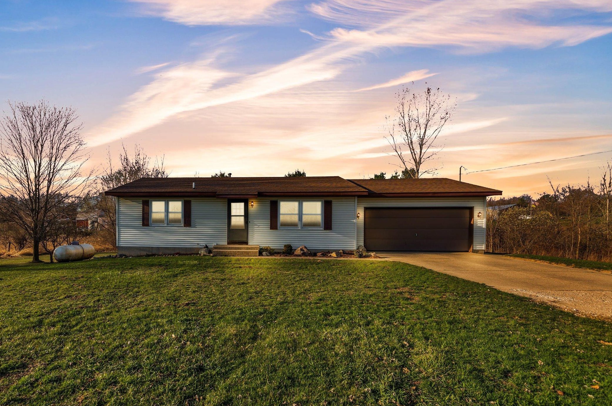 2183 137th Ave, Dorr, MI 49323-9543