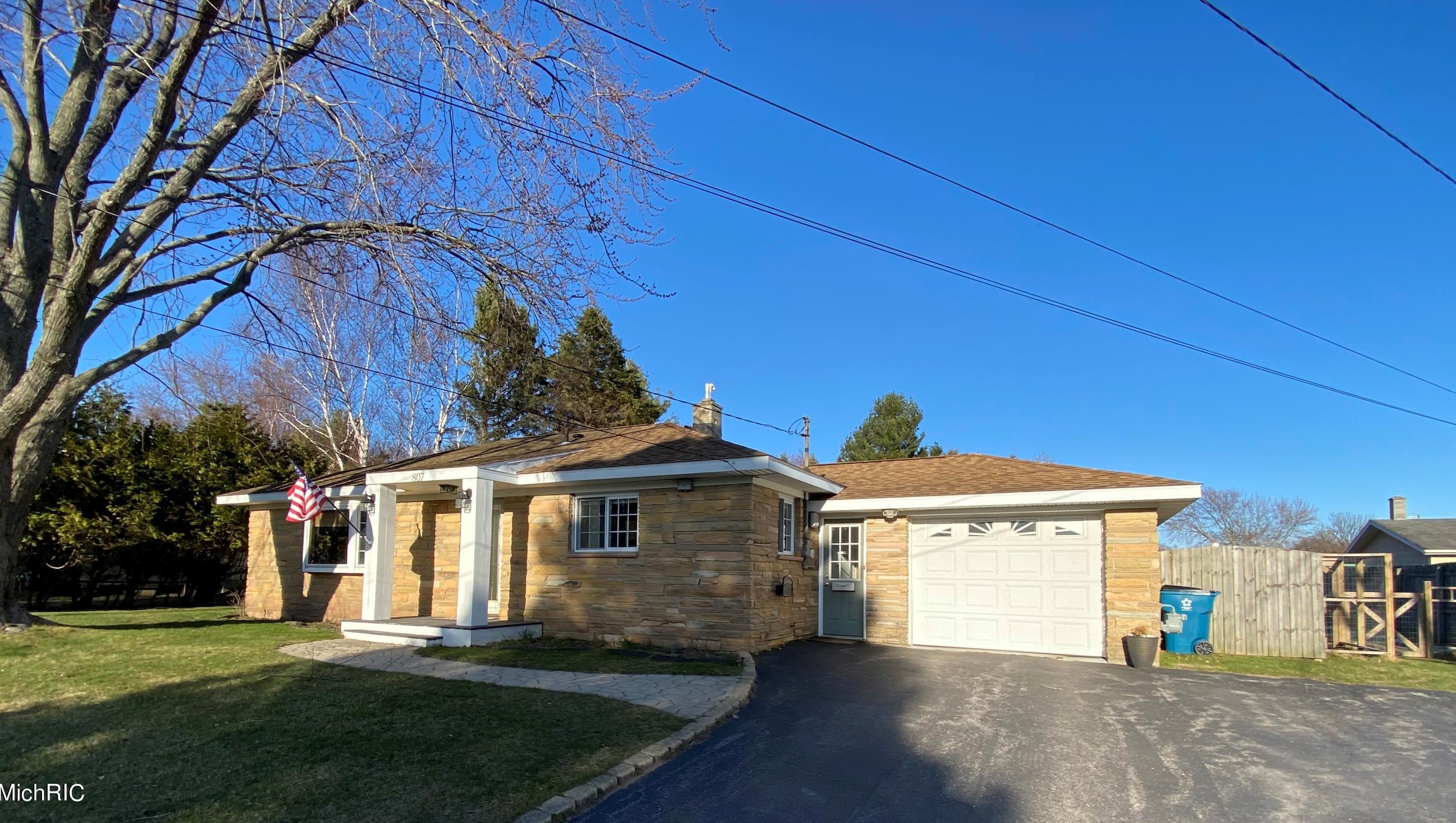 807 Tamarack St, Stronach, MI 49660-2041