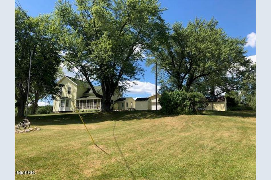 4402 10 Mile Rd, Remus, MI 49340 MLS 21011415 Coldwell Banker