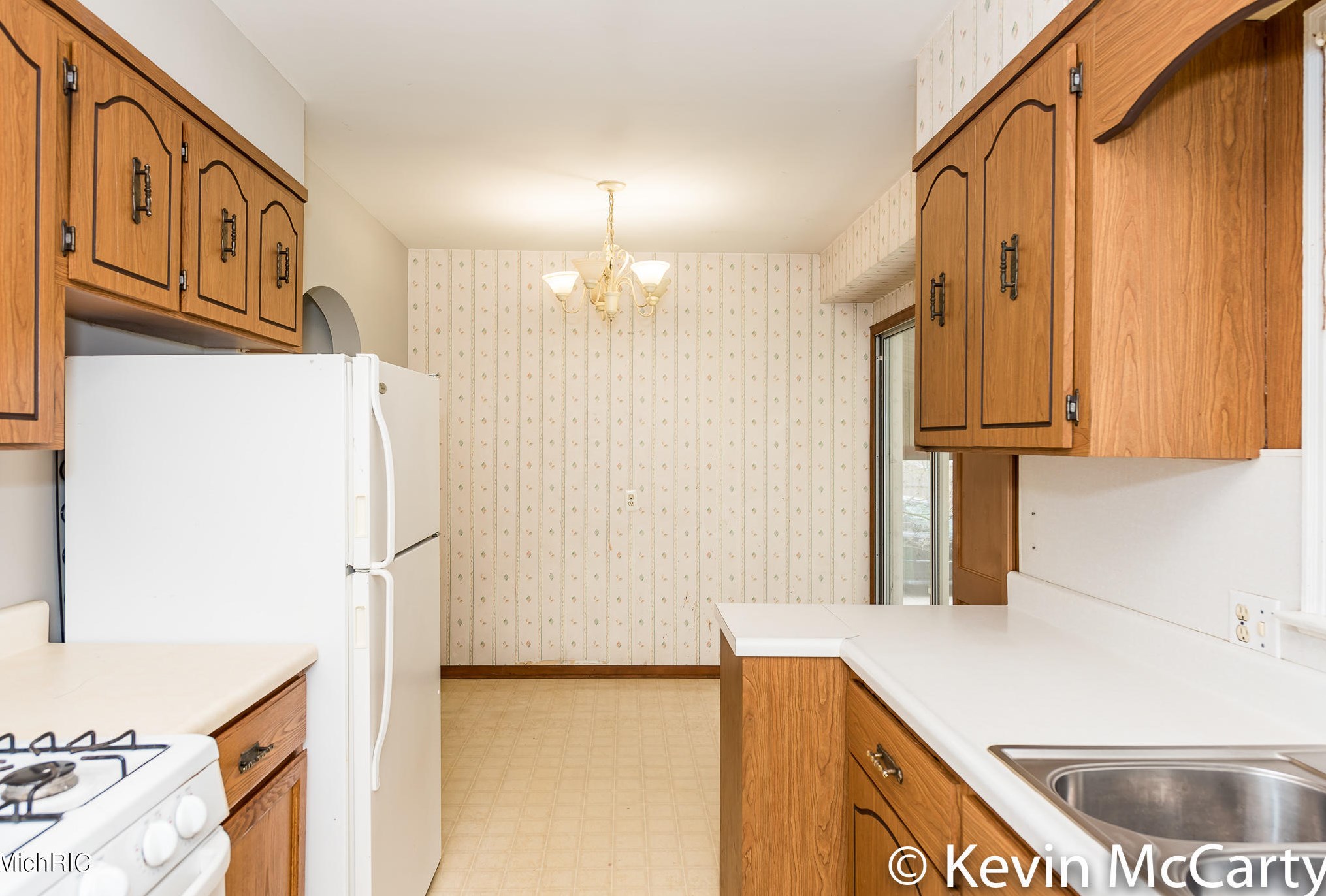 1718 Fremont Ave, Grand Rapids MI 49504-2839 exterior