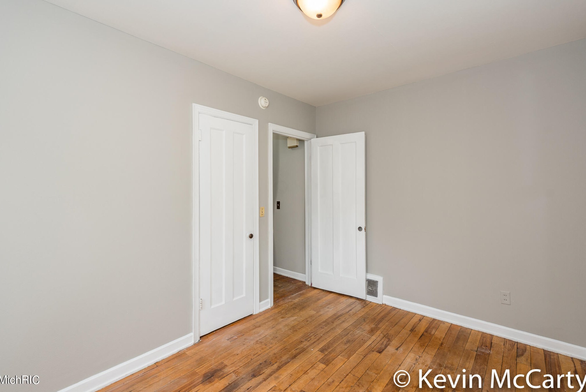 1718 Fremont Ave, Grand Rapids MI 49504-2839 exterior