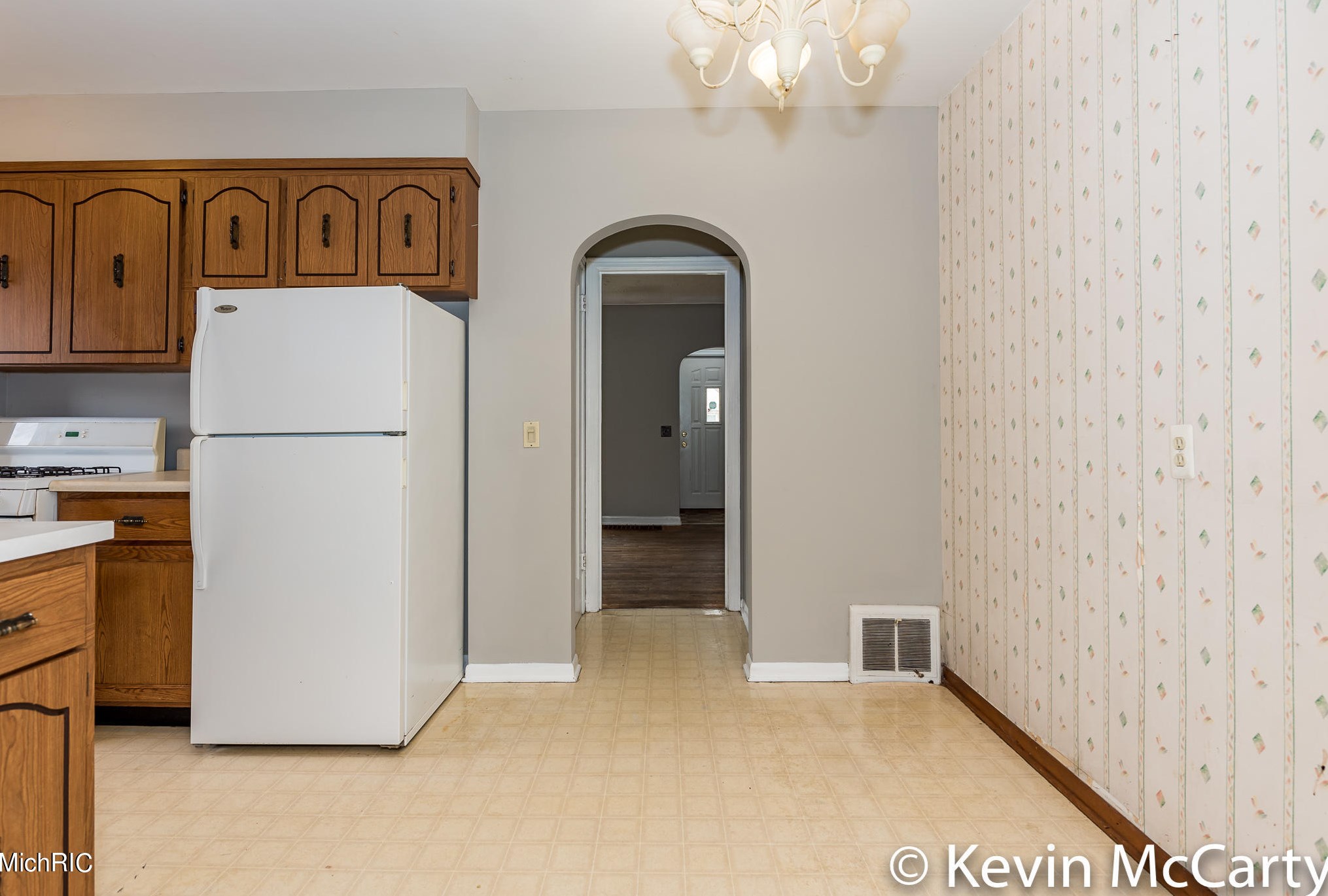 1718 Fremont Ave, Grand Rapids MI 49504-2839 exterior