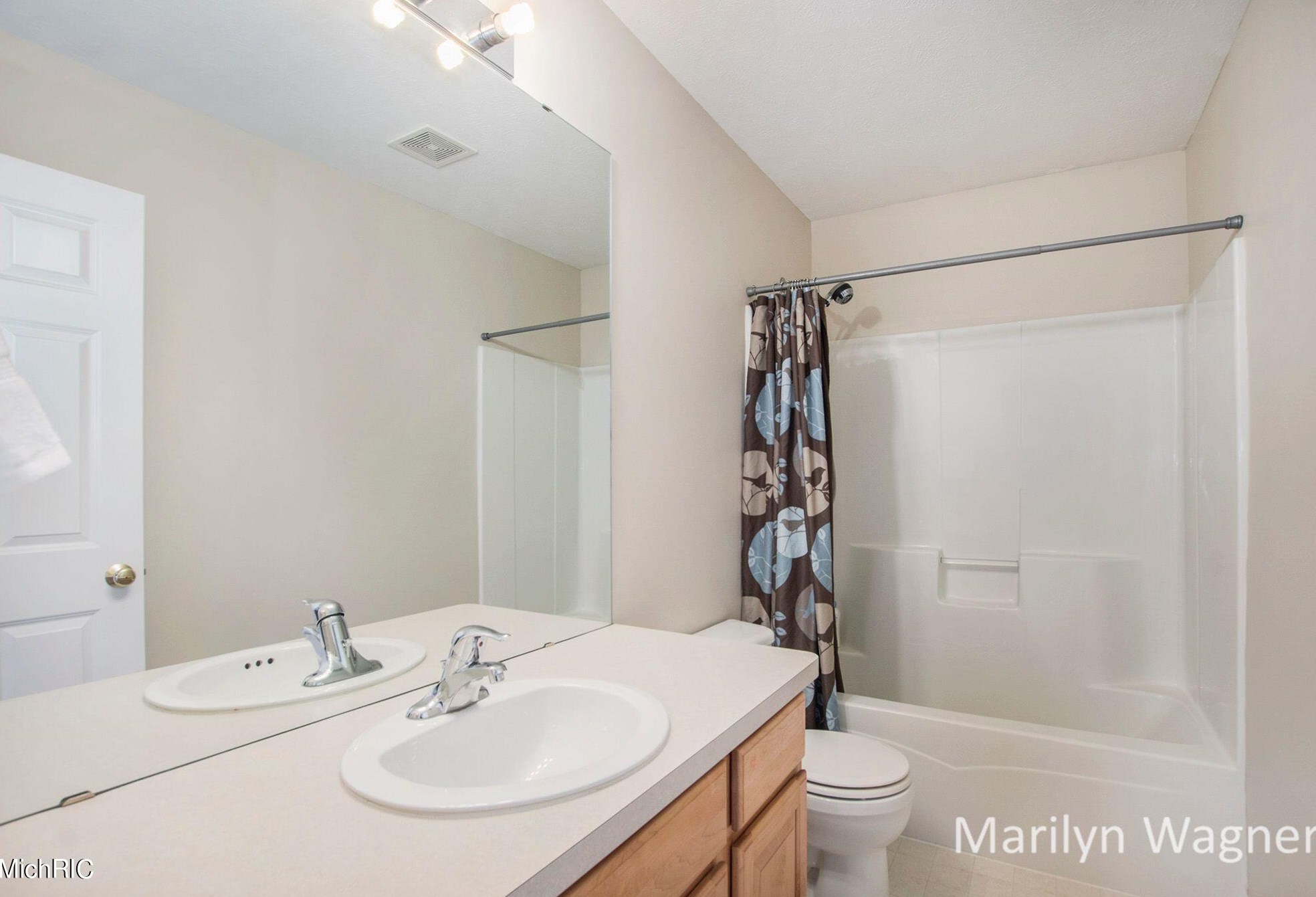 7317 Misty View Ct, Caledonia MI 49316-7611 exterior