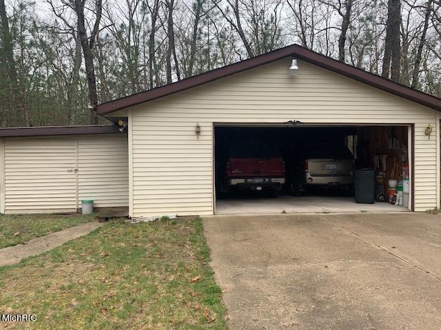 4097 52nd St, Baldwin MI 49304-7944 exterior