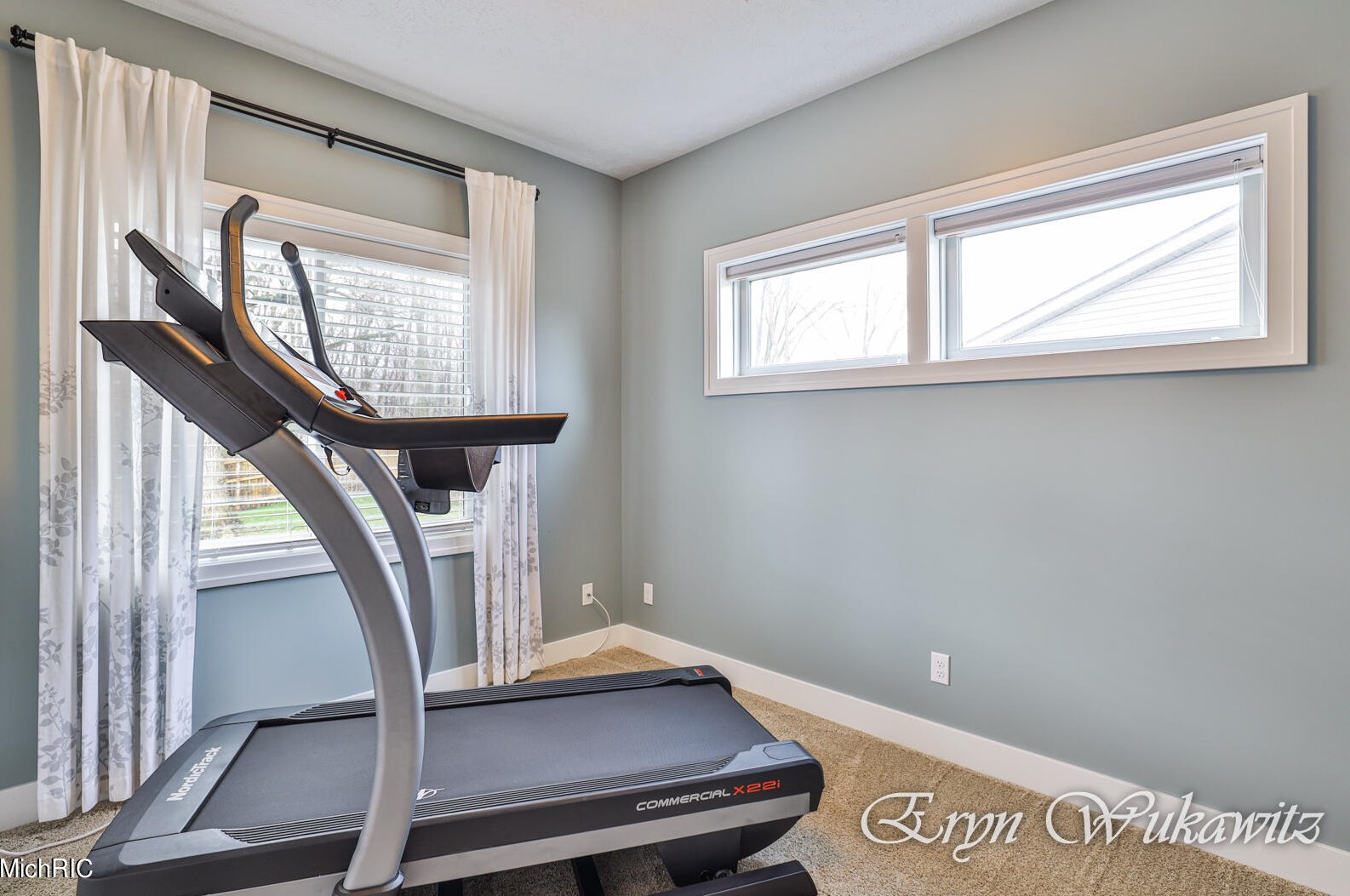 912 Park St, Grand Rapids MI  49525-6269 exterior