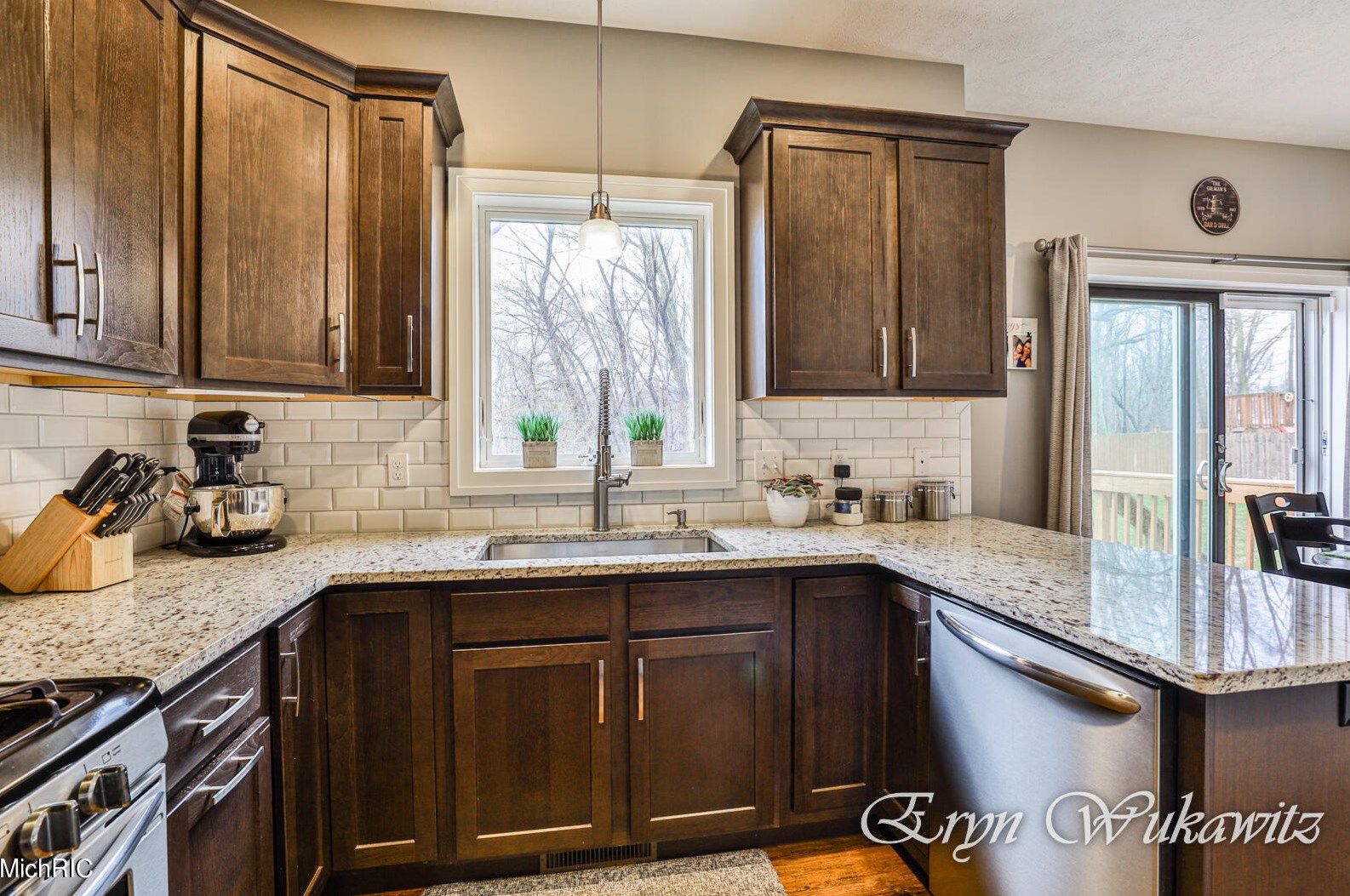 912 Park St, Grand Rapids MI  49525-6269 exterior