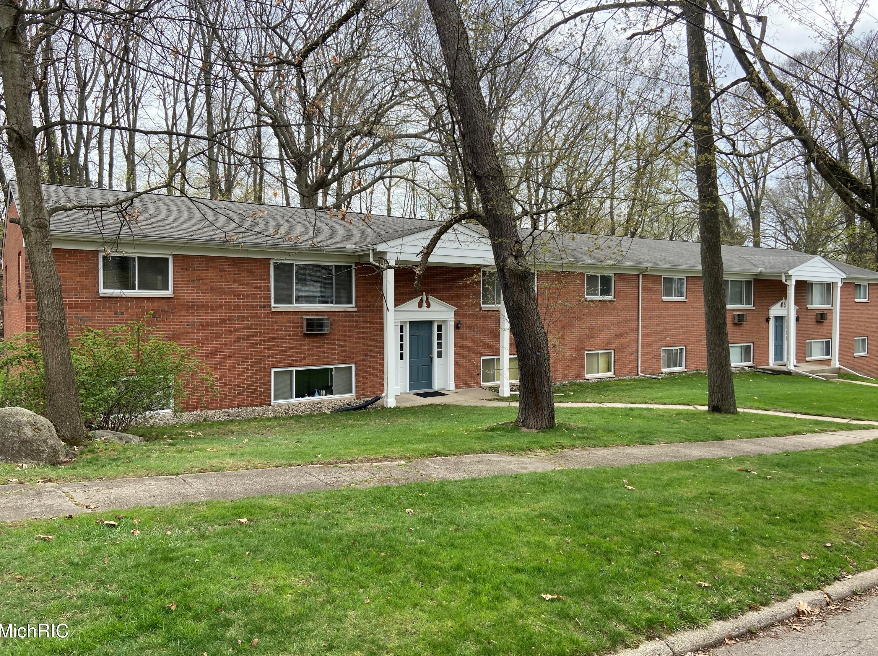 232 E Glenguile St, Kalamazoo, MI 49004