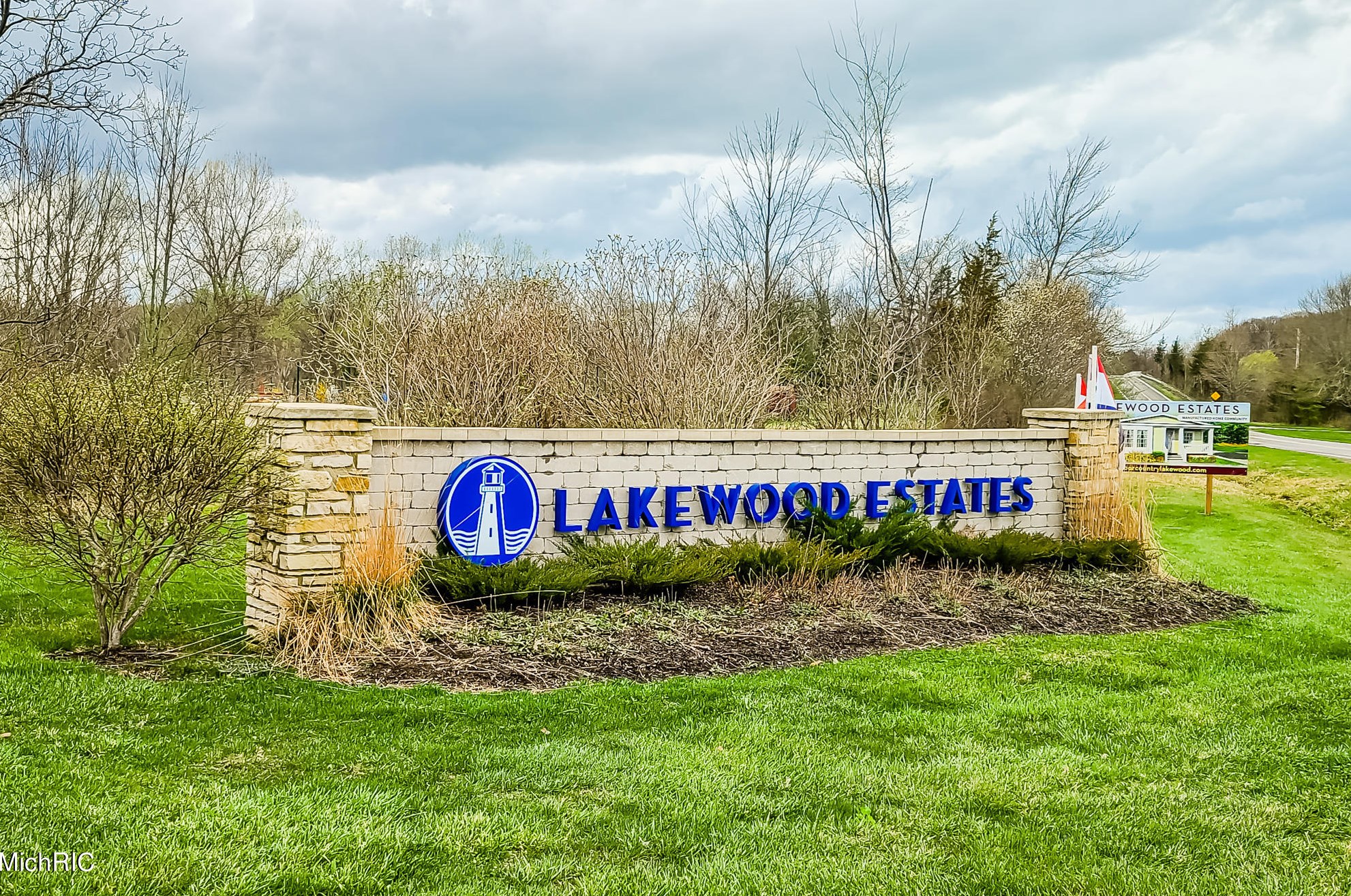 8000 Warren Woods Rd #31, Three Oaks, MI 49128