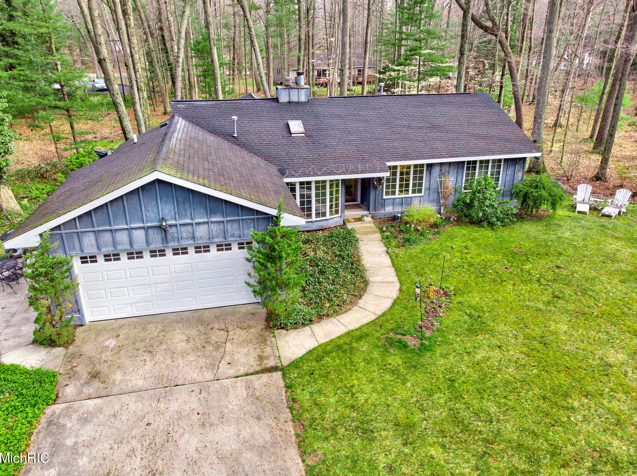 15155 Hickory St, Spring Lake MI 49456-1123 exterior