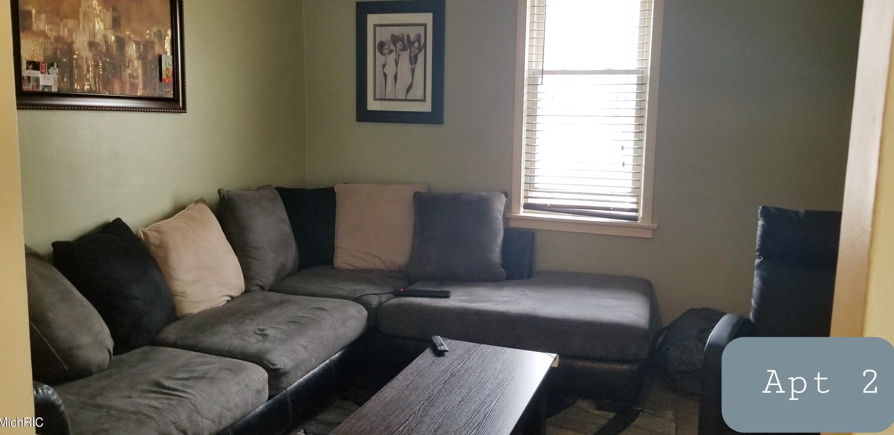 1636 Manz St, Meskegon MI 49442-5704 exterior