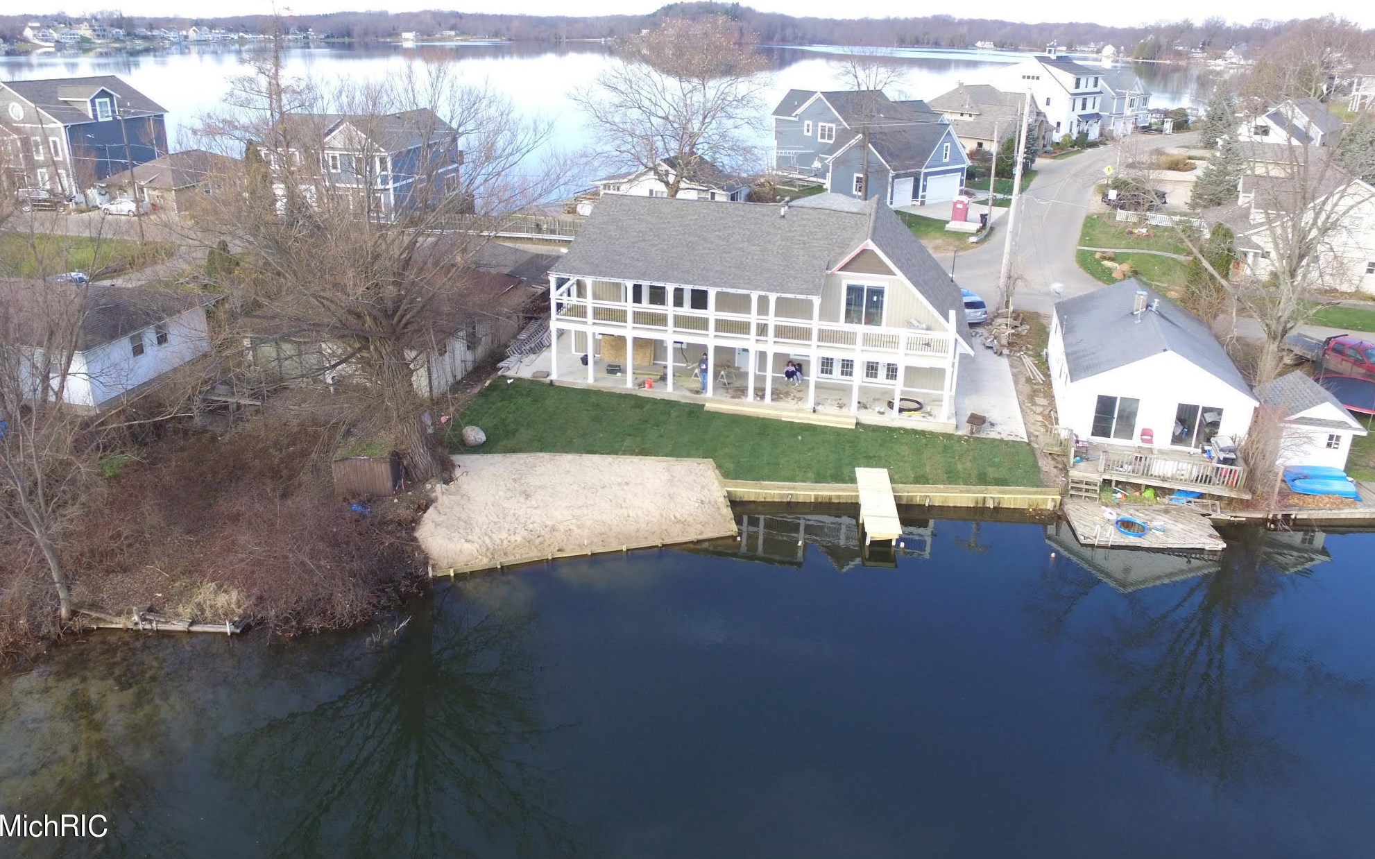 494 Shore Dr, Caledonia MI  49316-9227 exterior