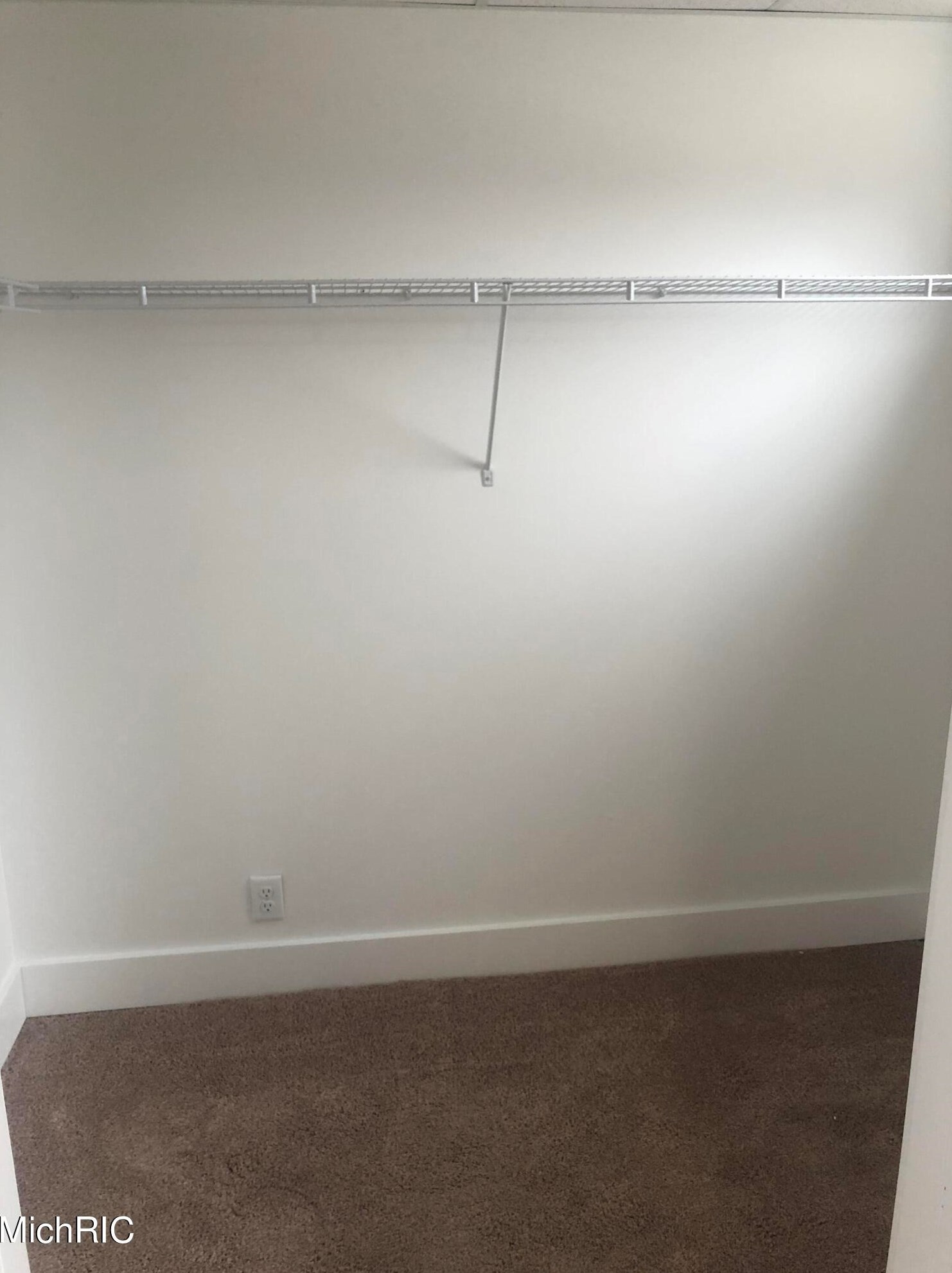 494 Shore Dr, Caledonia MI  49316-9227 exterior